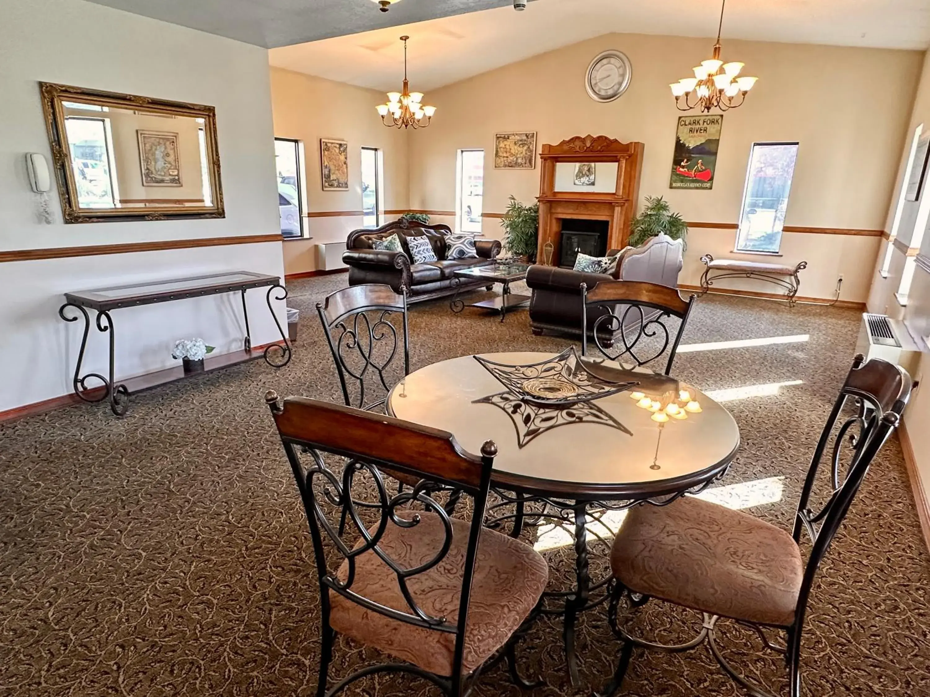 Seating Area in FairBridge Inn, Suites & Conference Center – Missoula