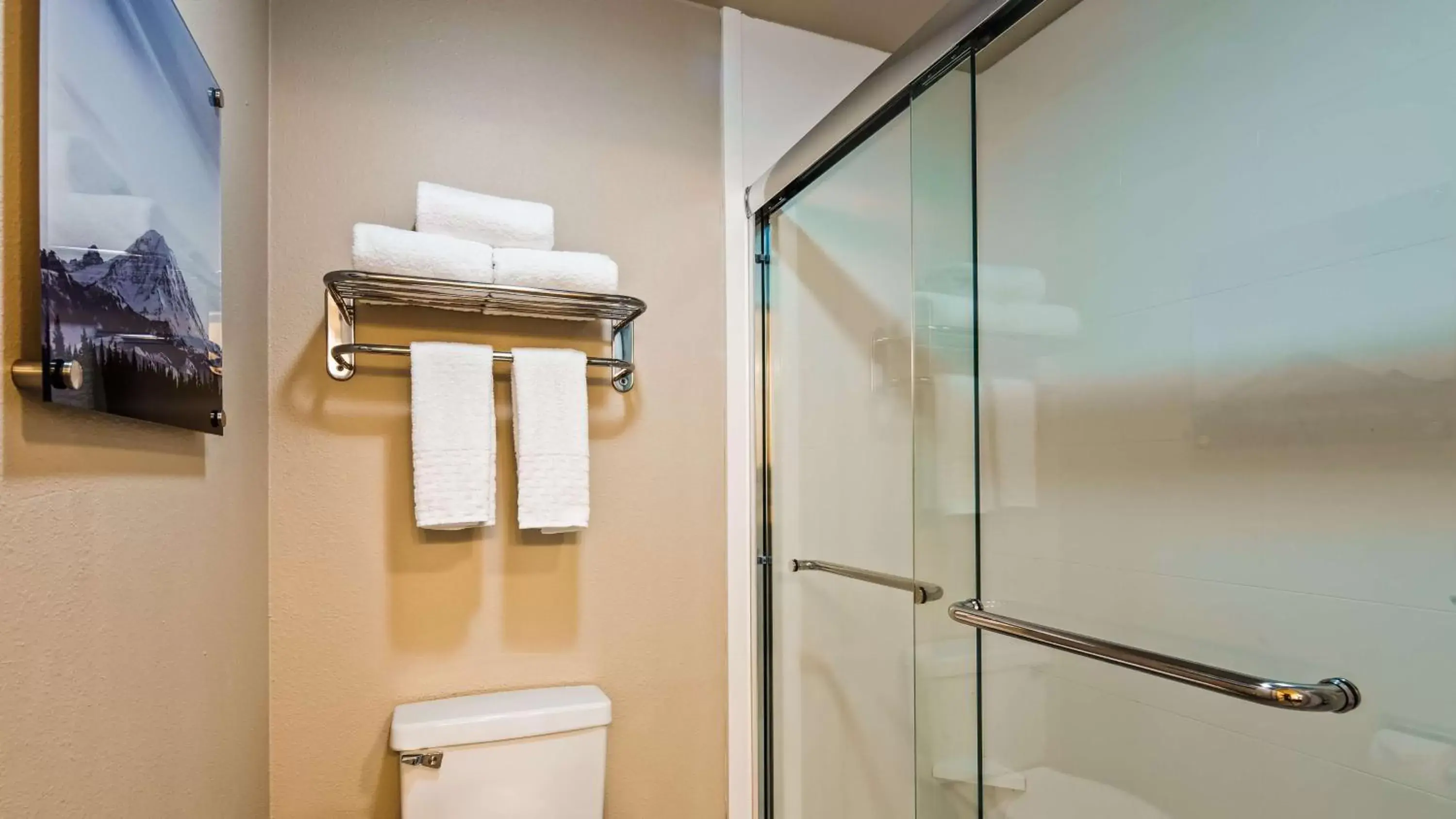 Photo of the whole room, Bathroom in Best Western Plus Wenatchee Downtown Hotel