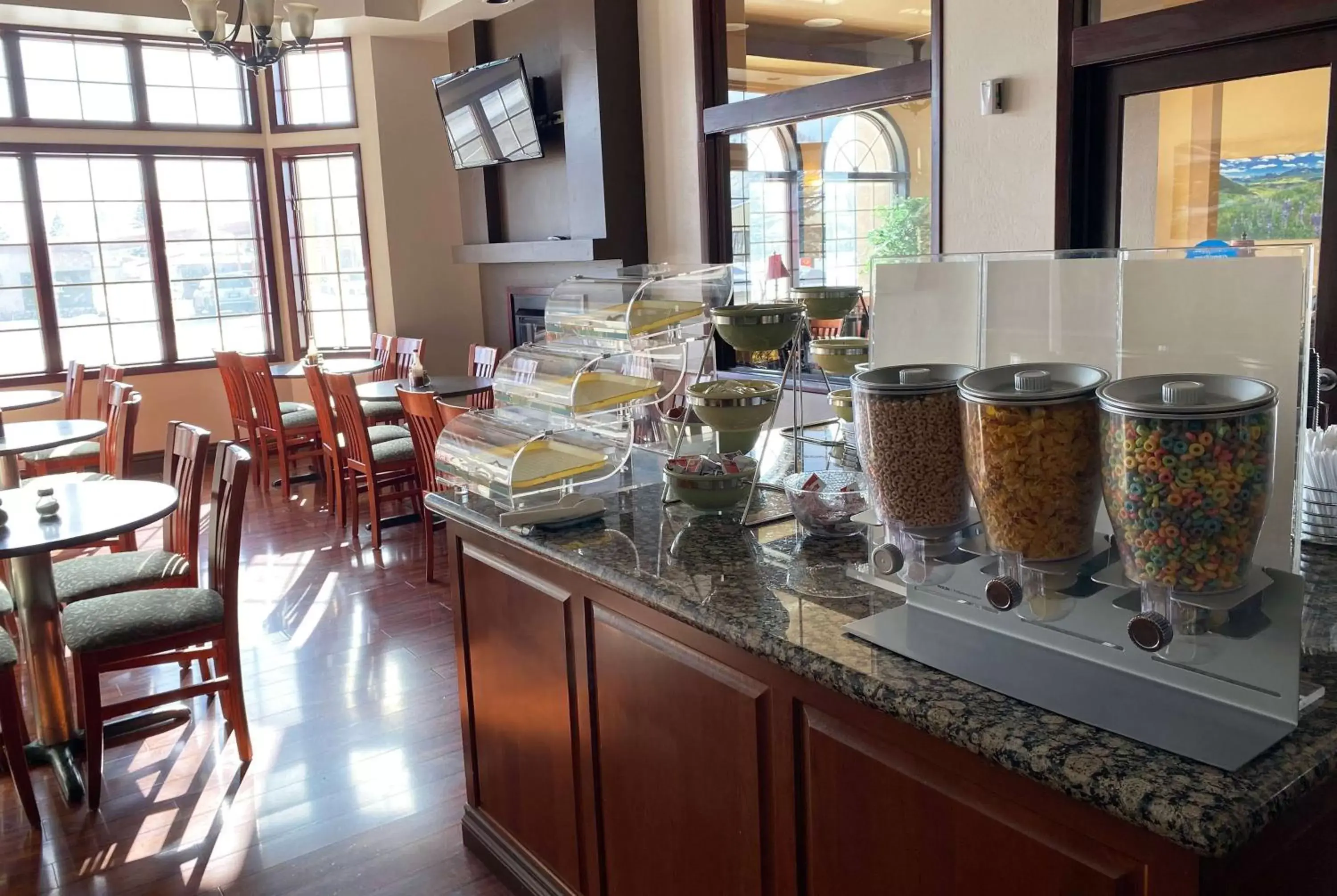 Restaurant/places to eat in Wingate by Wyndham Gunnison Near Western Colorado University Restaurant/places to eat in Wingate by Wyndham Gunnison Near Western Colorado University