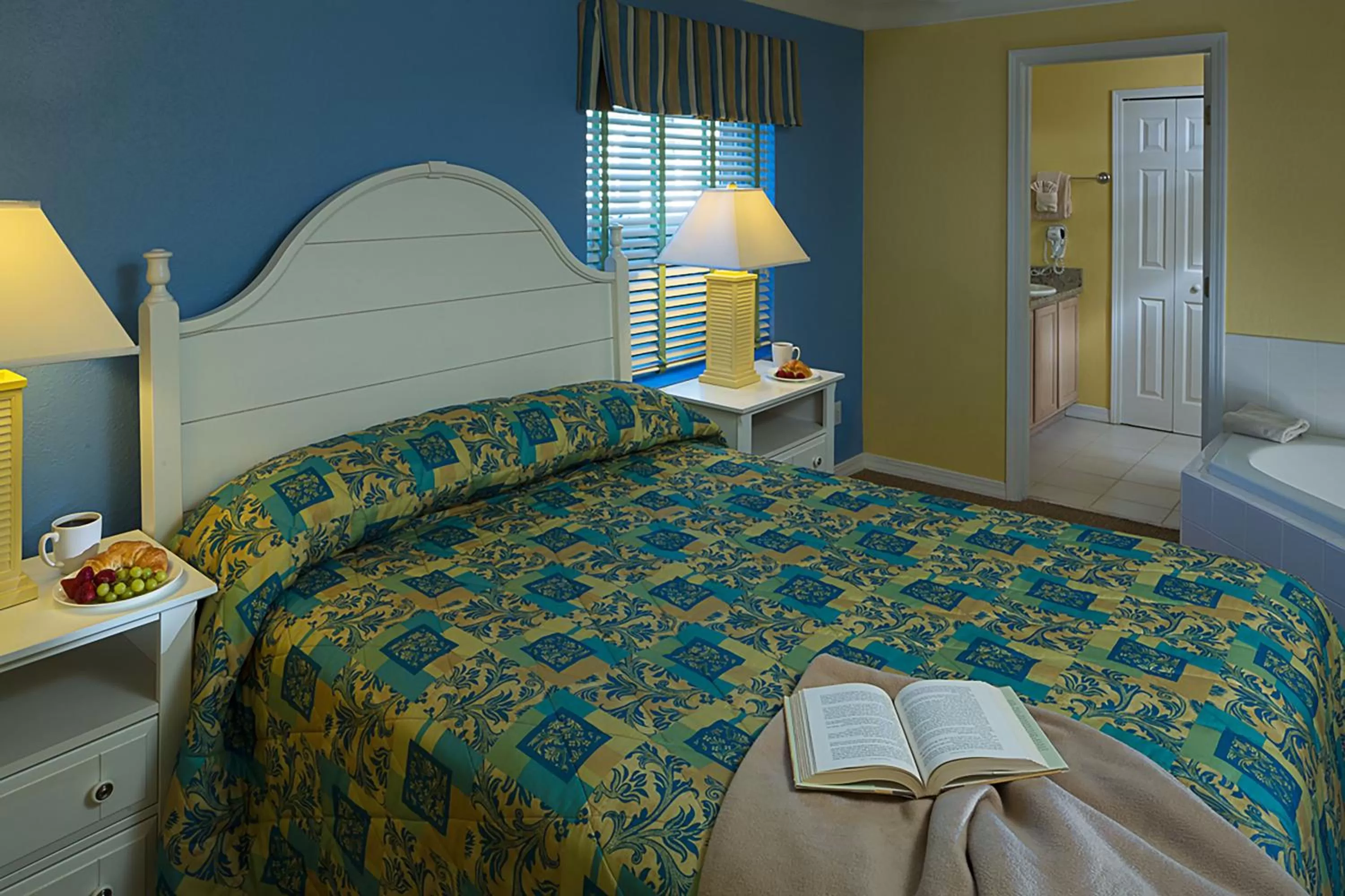 Bed in Ocean Gate at Hibiscus Resort