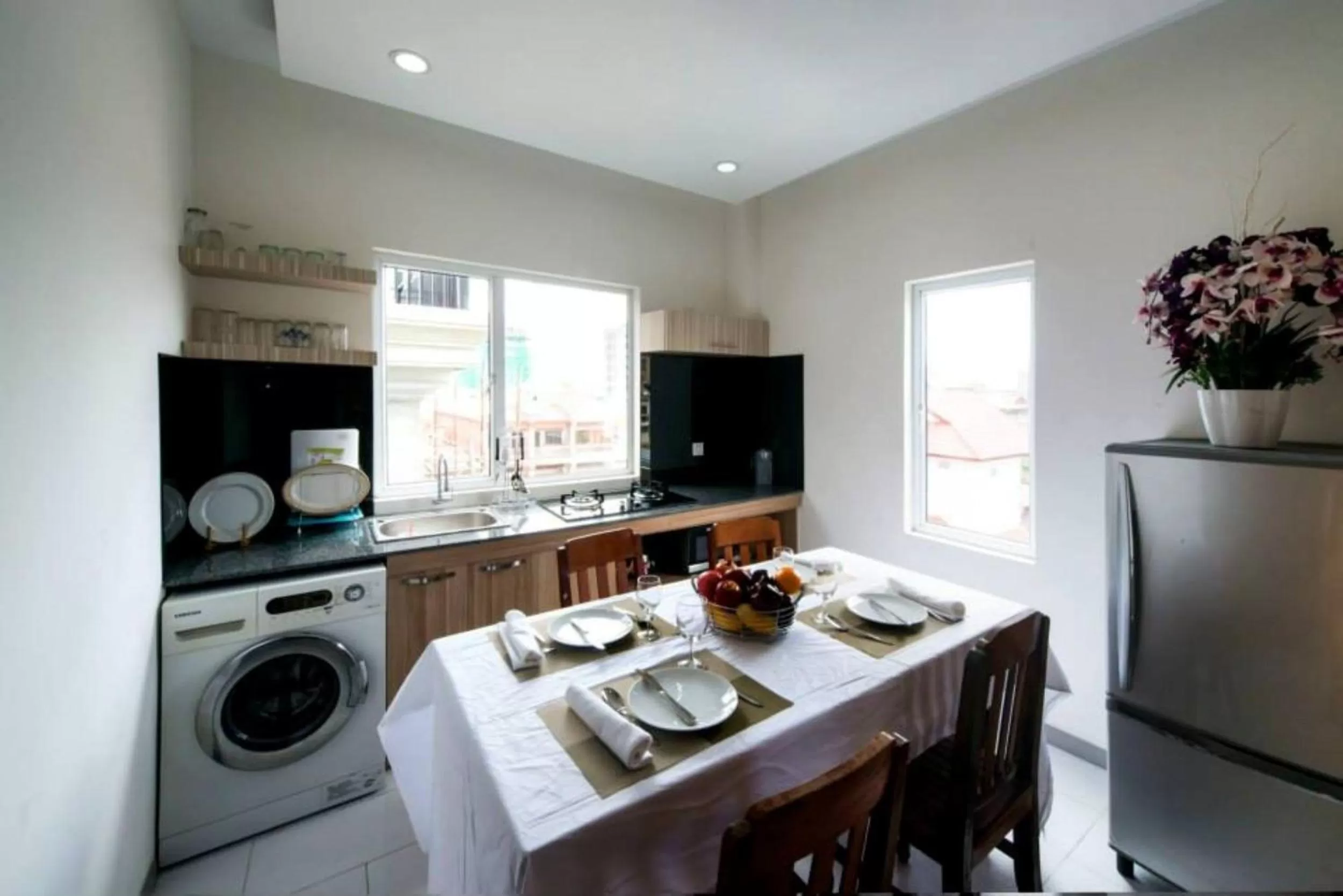 Kitchen or kitchenette in White Residence Hotel & Apartment