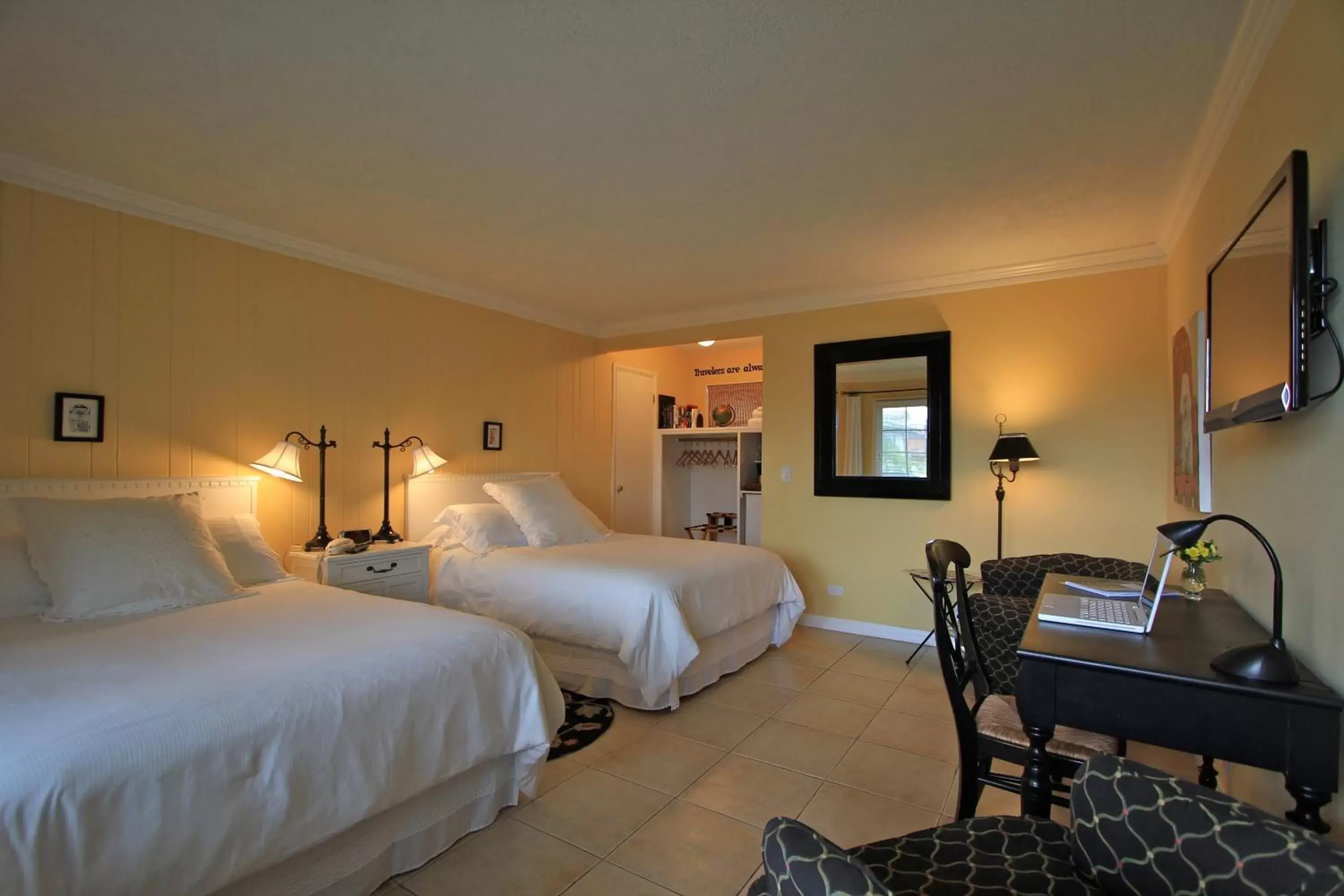 Double Room with Two Double Beds in The Tides Laguna Beach Double Room with Two Double Beds in The Tides Laguna Beach