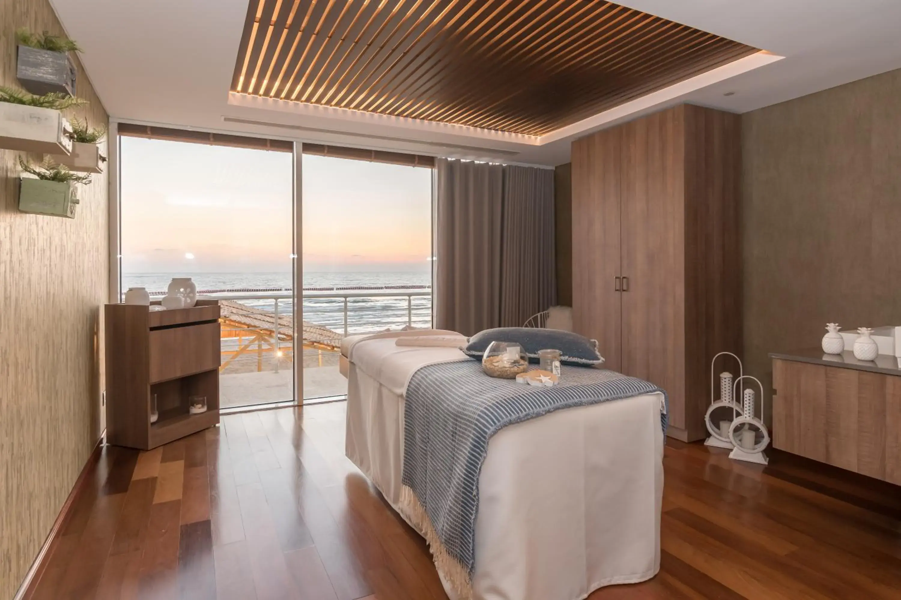 Massage, Bed in Lancaster Eden Bay Massage, Bed in Lancaster Eden Bay