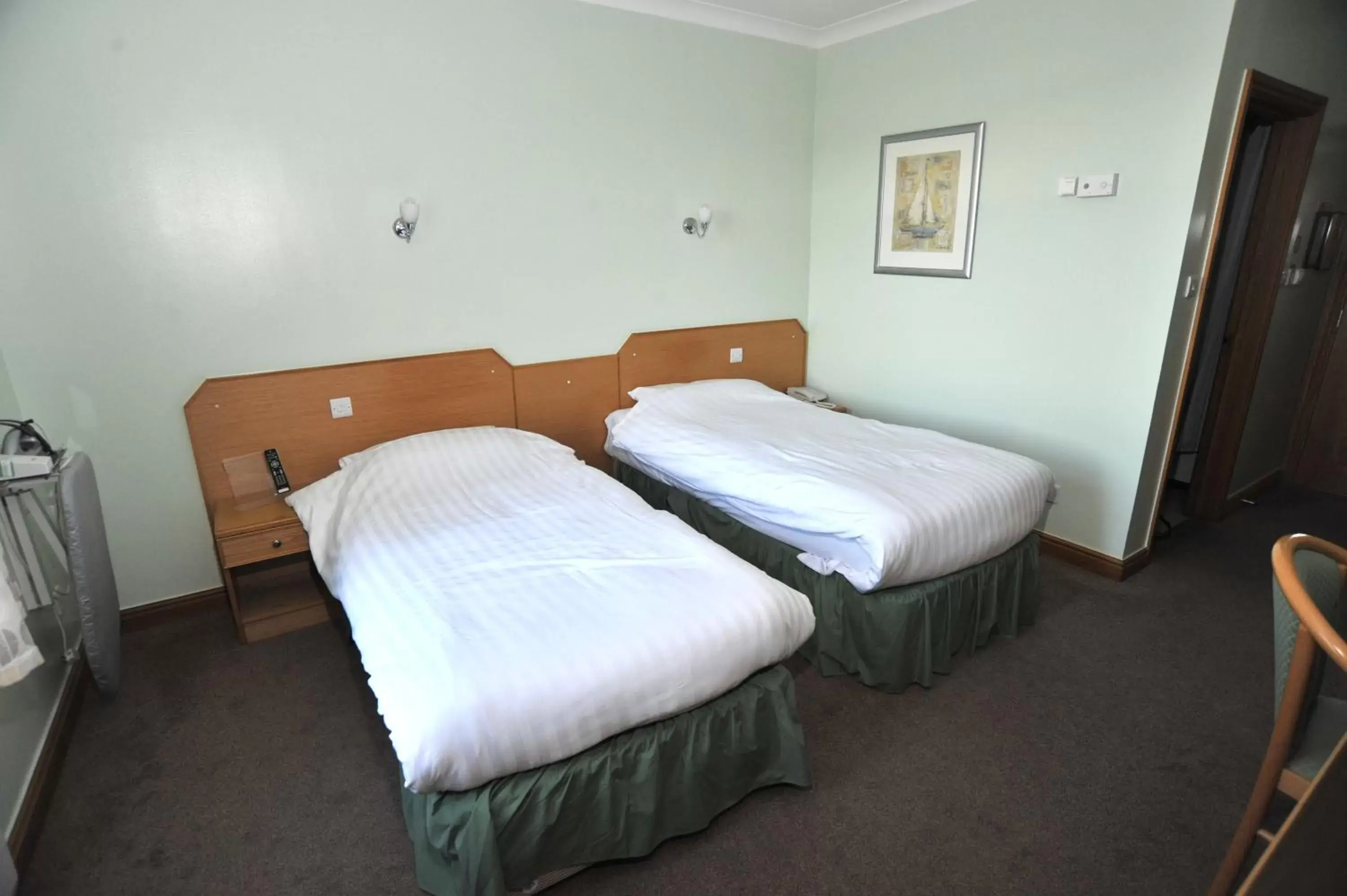 Twin Room - Disability Access in The Little Haven Hotel