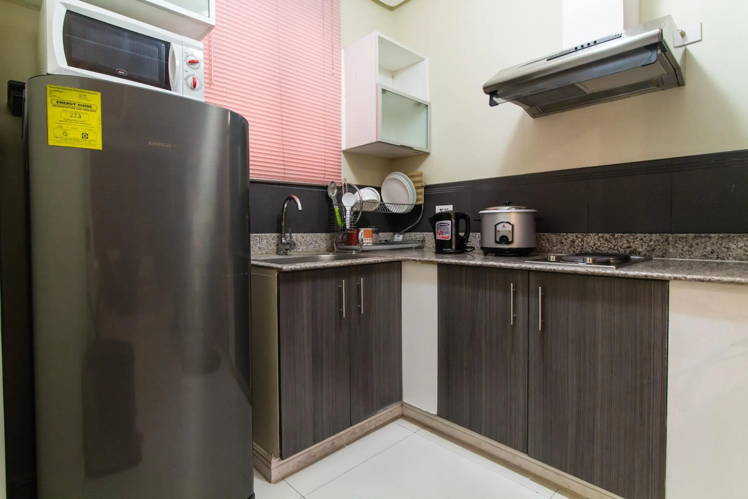 Kitchen or kitchenette, Kitchen/Kitchenette in Jmm Apartment Suites