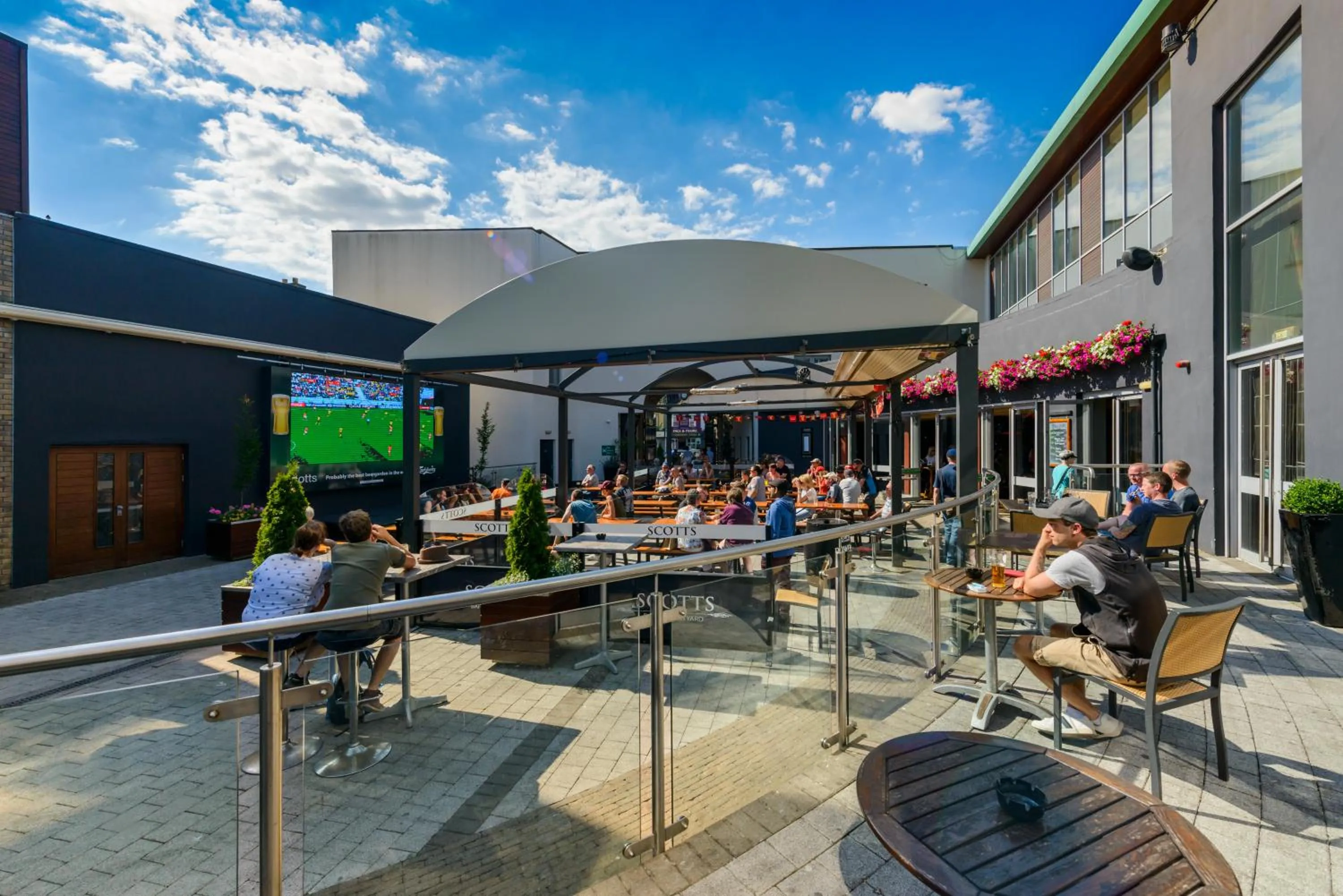 Restaurant/places to eat in Scott's Hotel