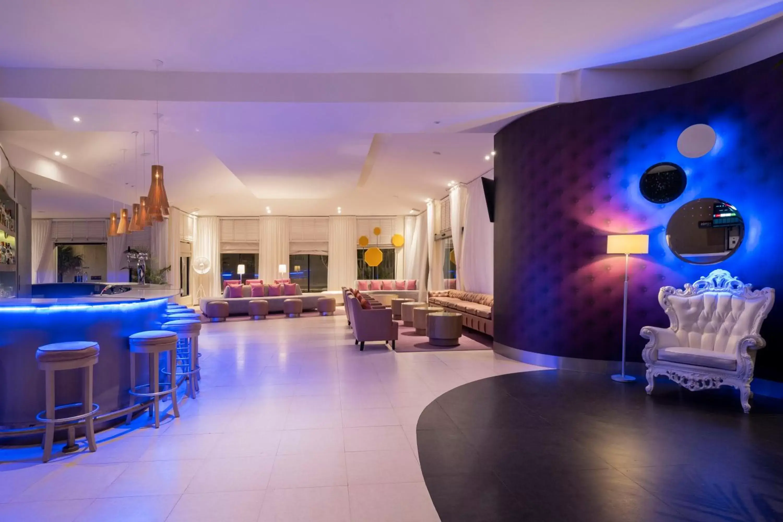 Lounge or bar in Hotel NYX Cancun