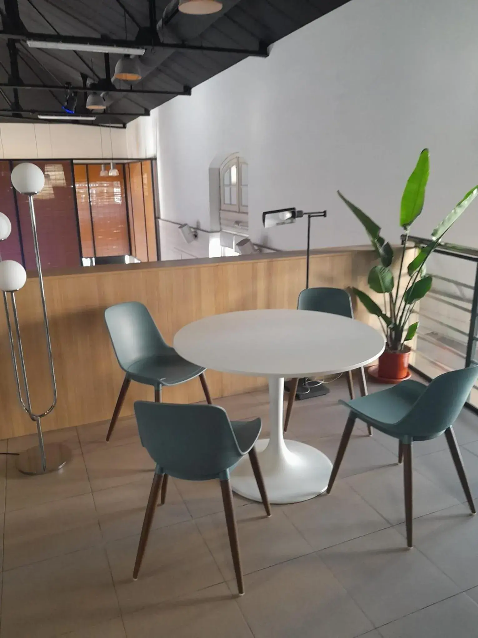 Dining Area in UP Hostel Valencia