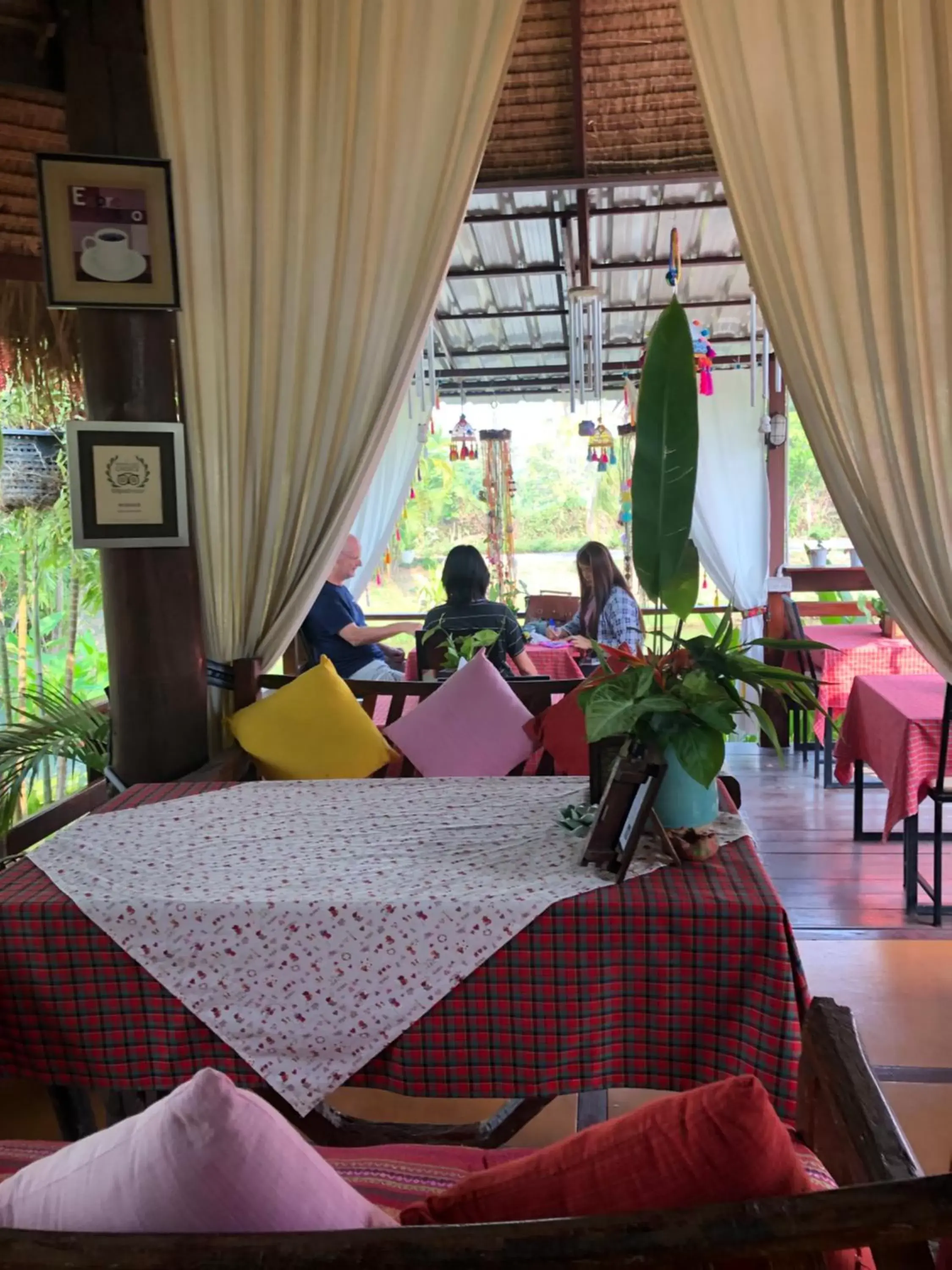 Restaurant/Places to Eat in Pura Vida Pai Resort