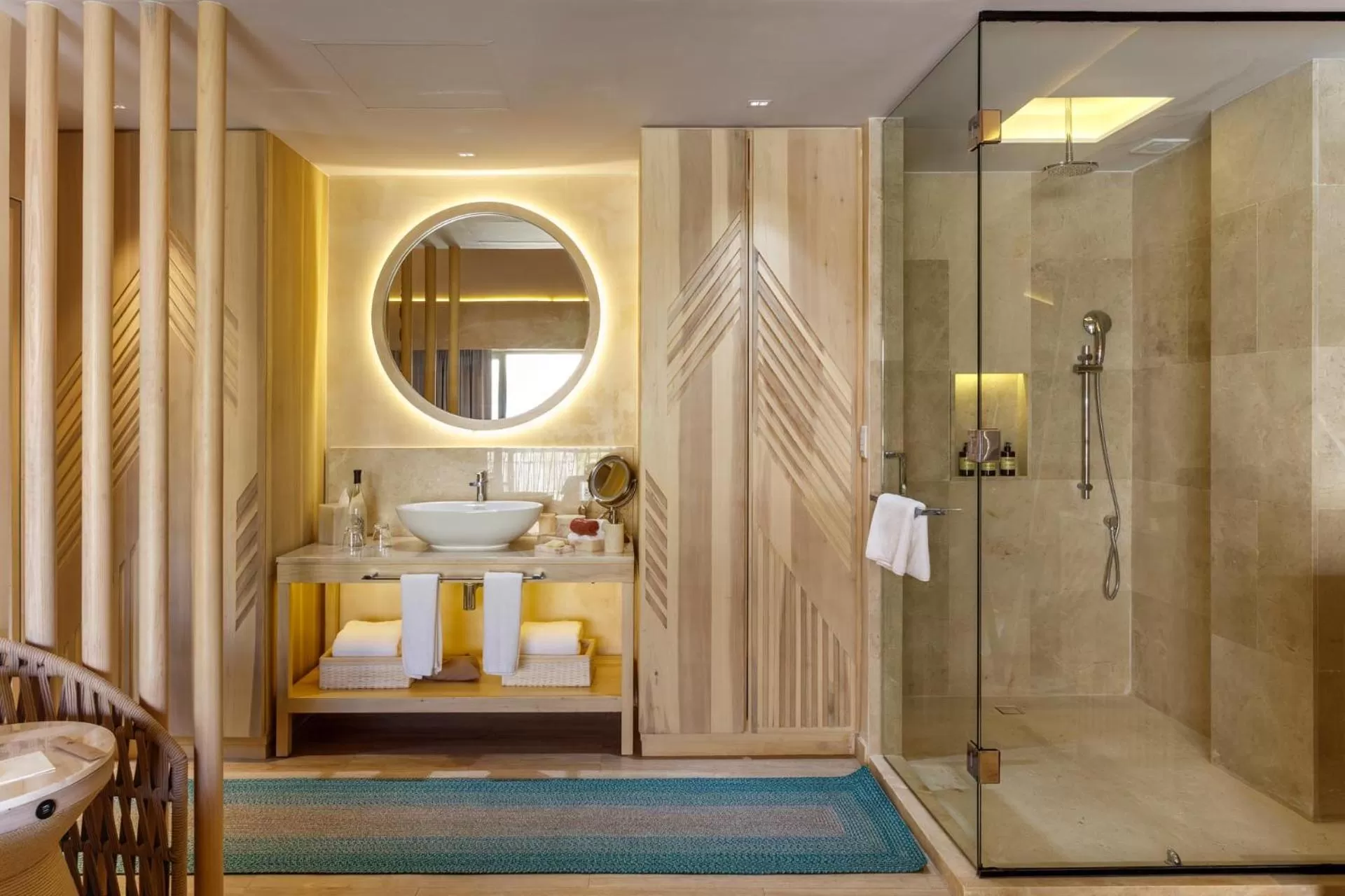 Shower, Bed in Hotel Shibari - Restaurant & Cenote Club