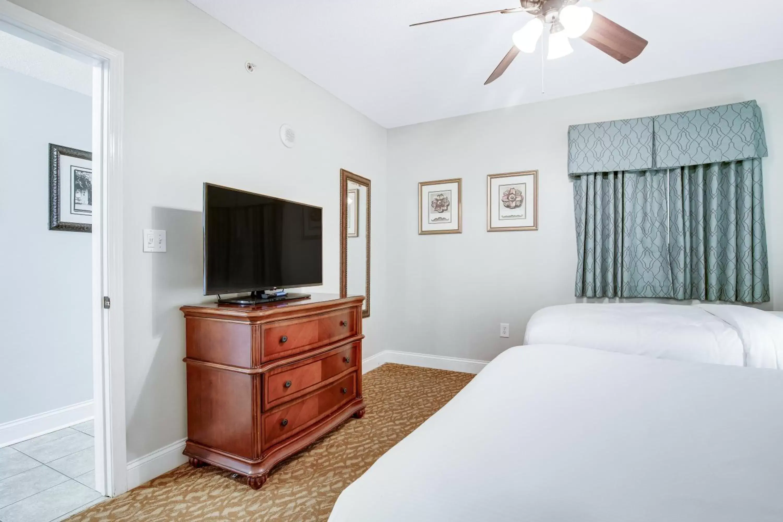 Bedroom, TV/Entertainment Center in Anderson Ocean Club and Spa by Oceana Resorts