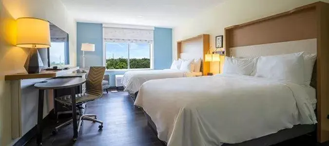 Standard Queen Room with Two Queen Beds in Holiday Inn - Tampa North, an IHG Hotel Standard Queen Room with Two Queen Beds in Holiday Inn - Tampa North, an IHG Hotel
