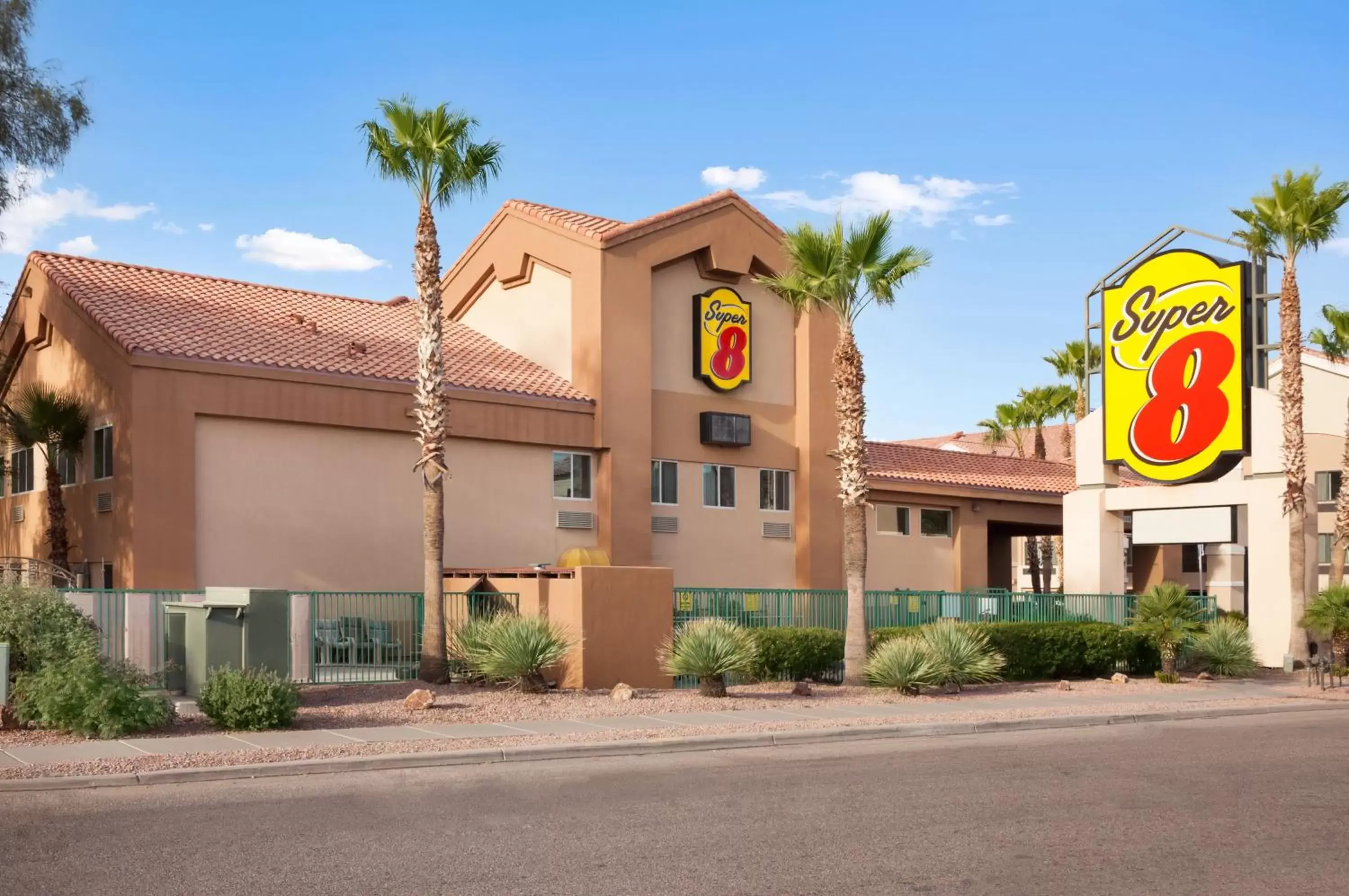 Property Building in Super 8 by Wyndham Marana/Tucson Area