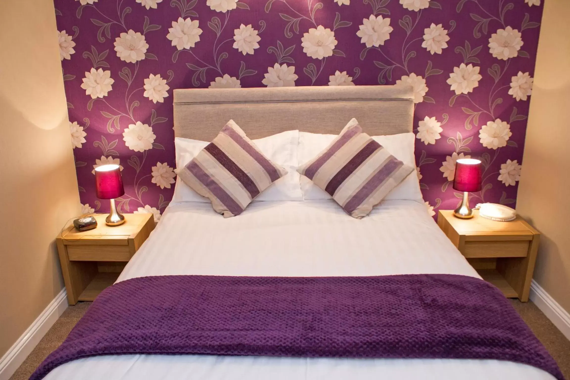 Bedroom, Bed in Gwesty Minffordd Hotel Bedroom, Bed in Gwesty Minffordd Hotel