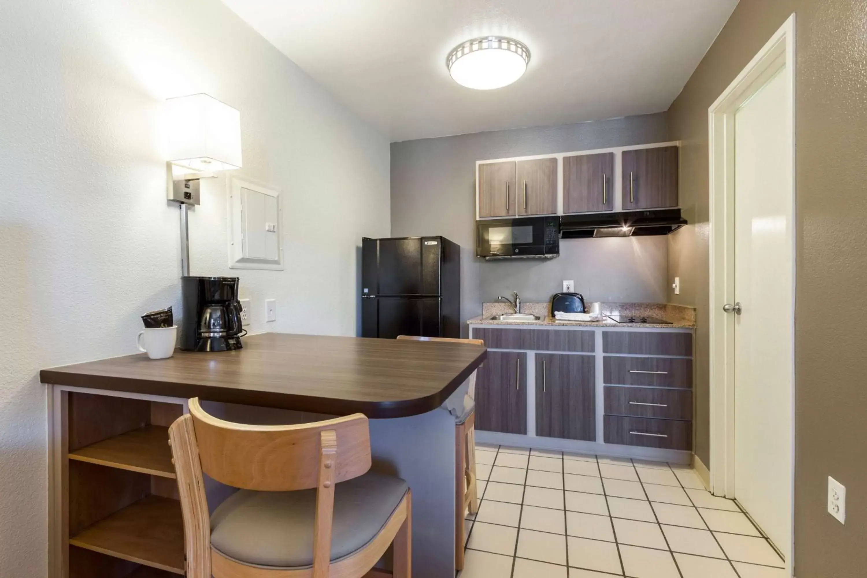 Kitchen or kitchenette, Kitchen/Kitchenette in Studio 6-Tempe, AZ