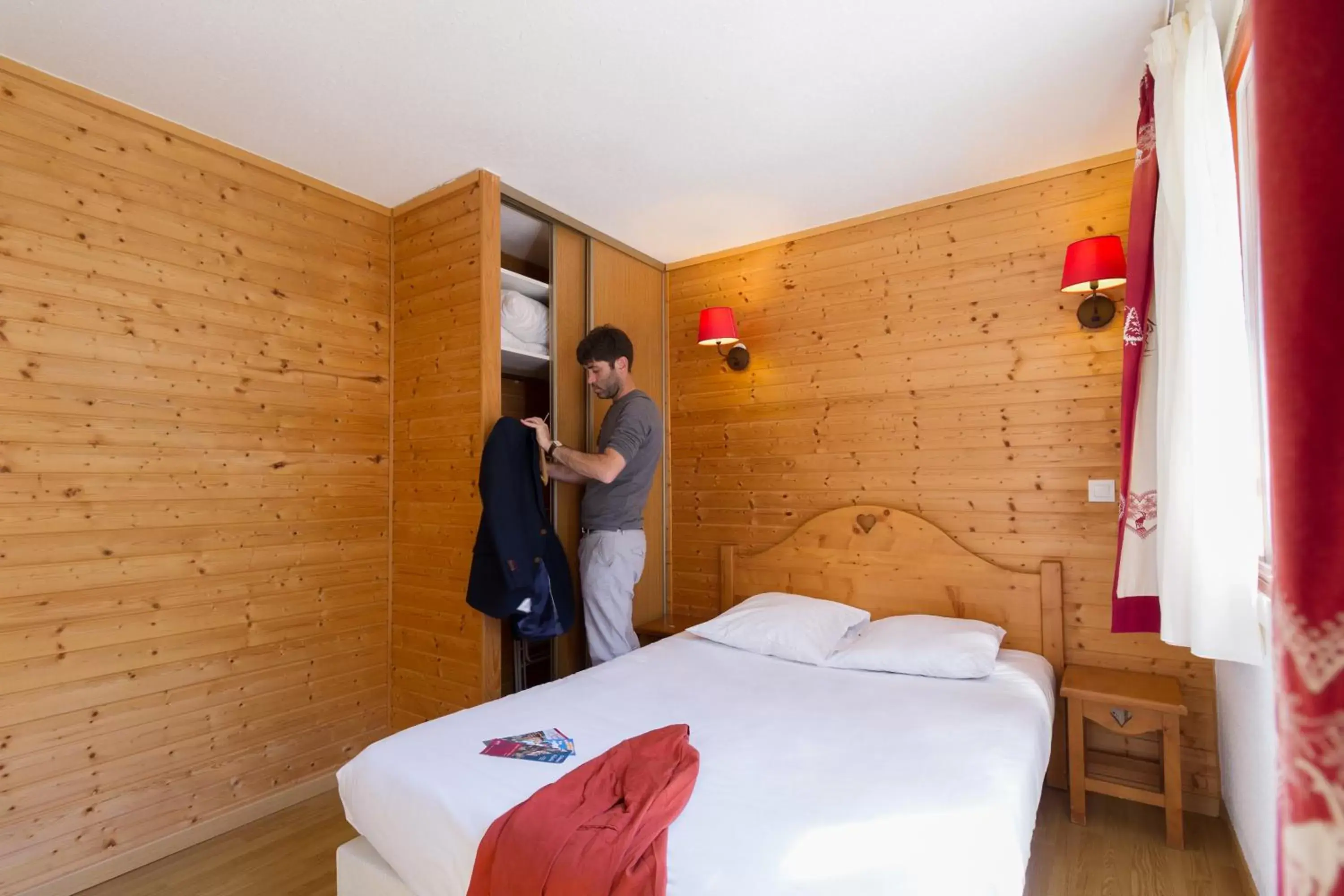 Bedroom in Garden & City Evian - Lugrin