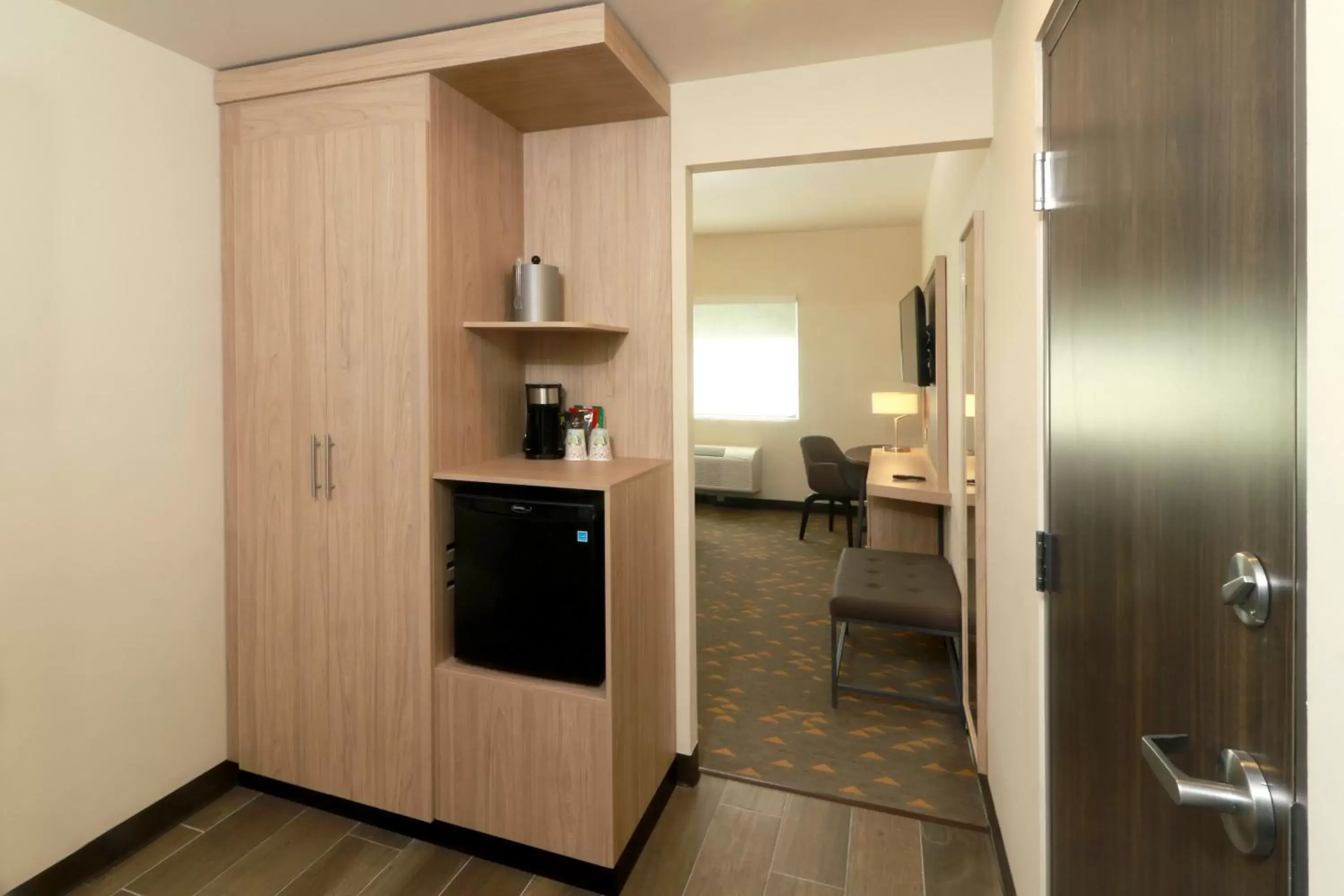 Photo of the whole room, Kitchen/Kitchenette in Holiday Inn - Ciudad Juarez, an IHG Hotel