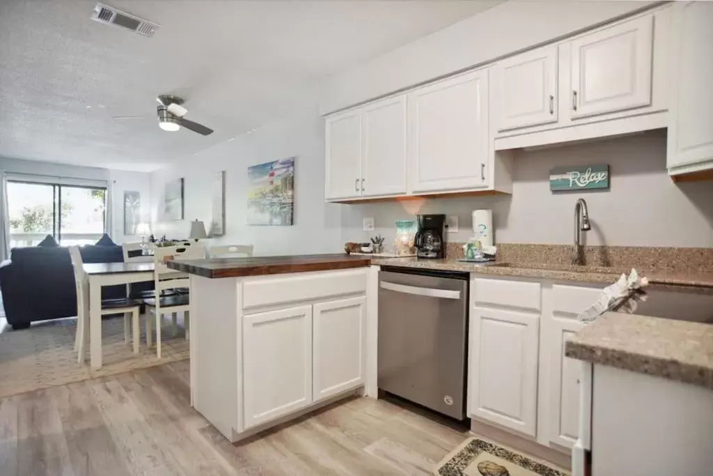 Kitchen/Kitchenette in 5 stars Peaceful Condo - 7 min walk to the beach