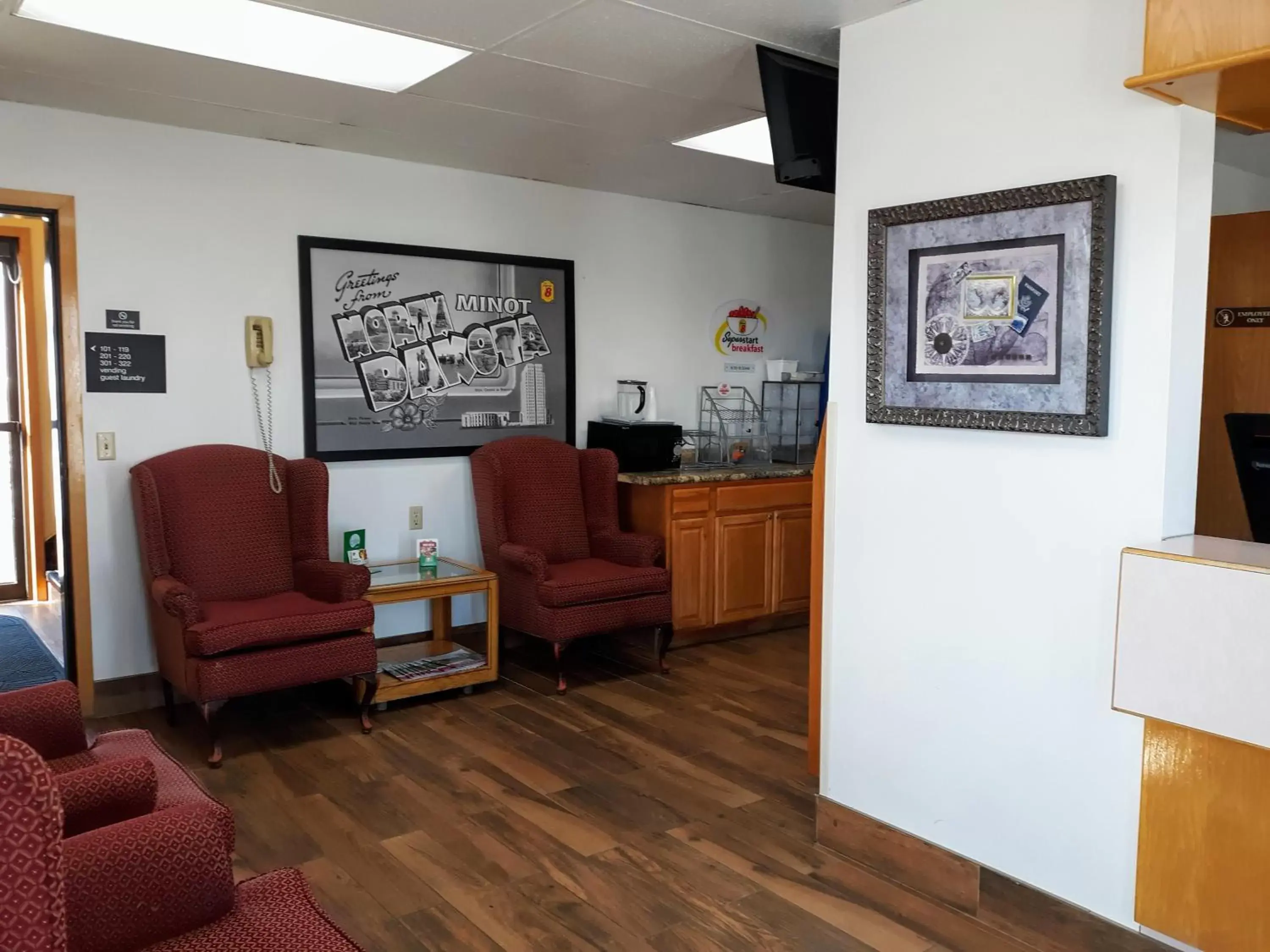 Lobby or reception, Lobby/Reception in Super 8 by Wyndham Minot Airport