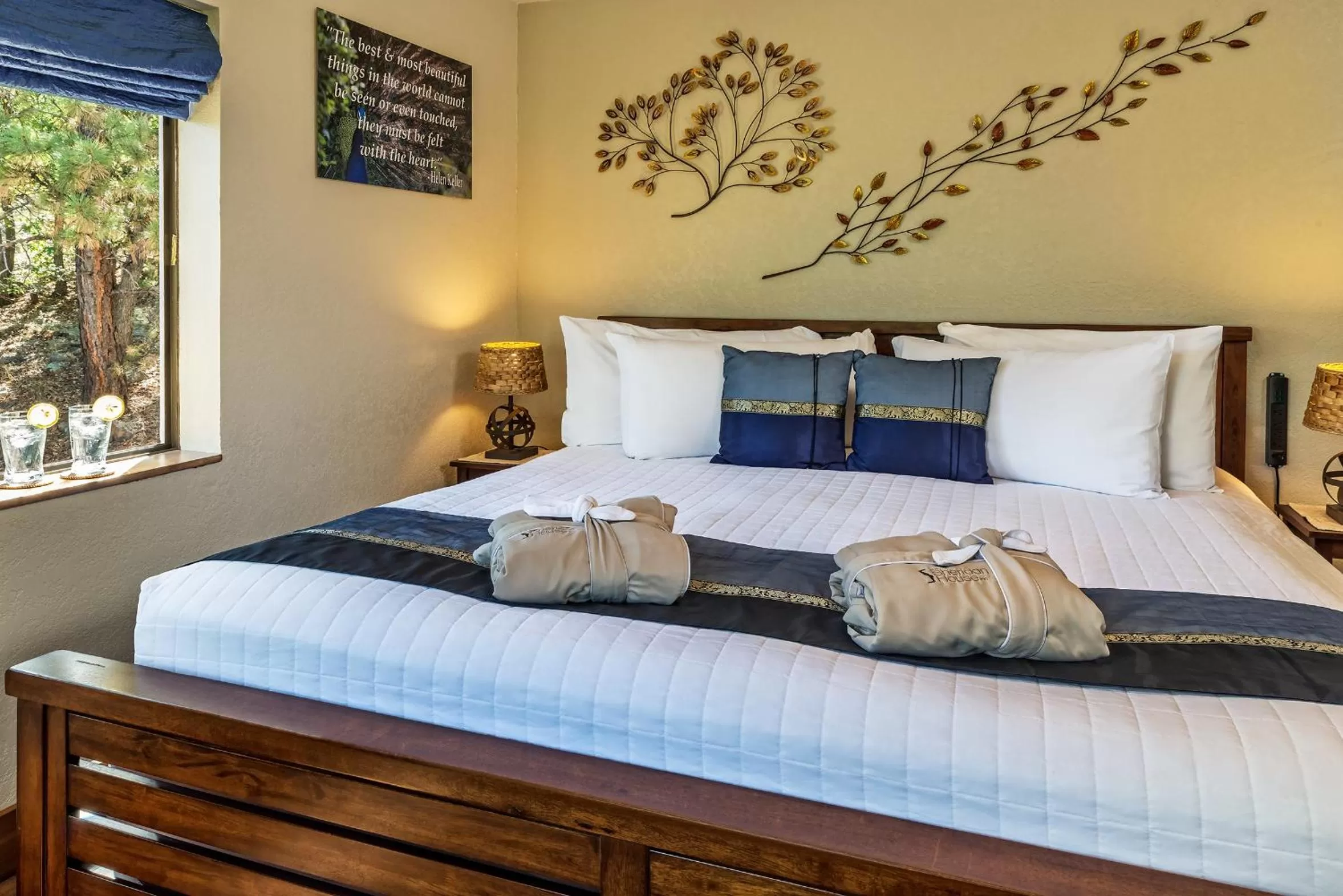 Bed in Sheridan House Inn- Adult Only Accommodation