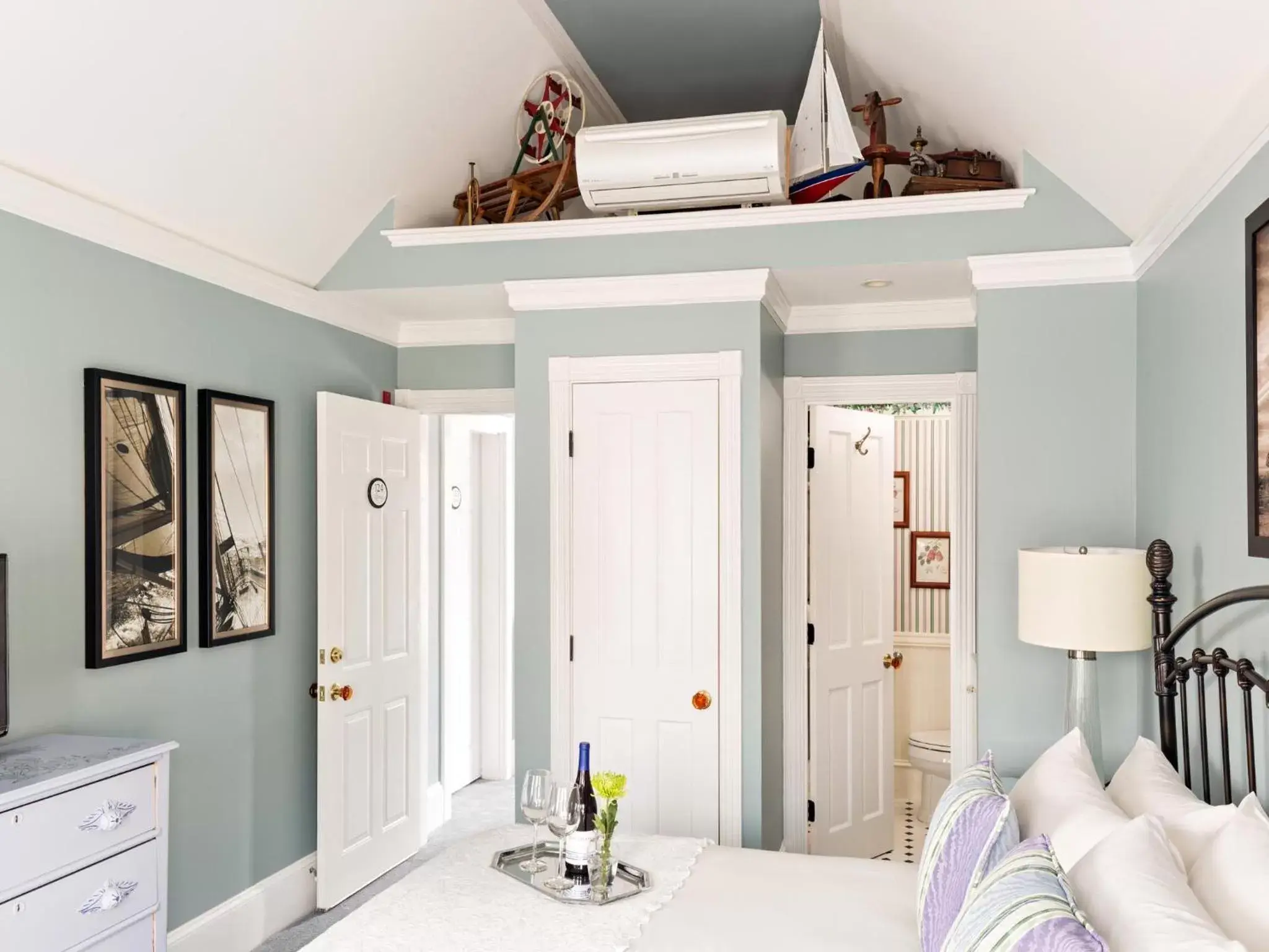 Superior King Room in Brass Key Guesthouse Adults Only Superior King Room in Brass Key Guesthouse Adults Only