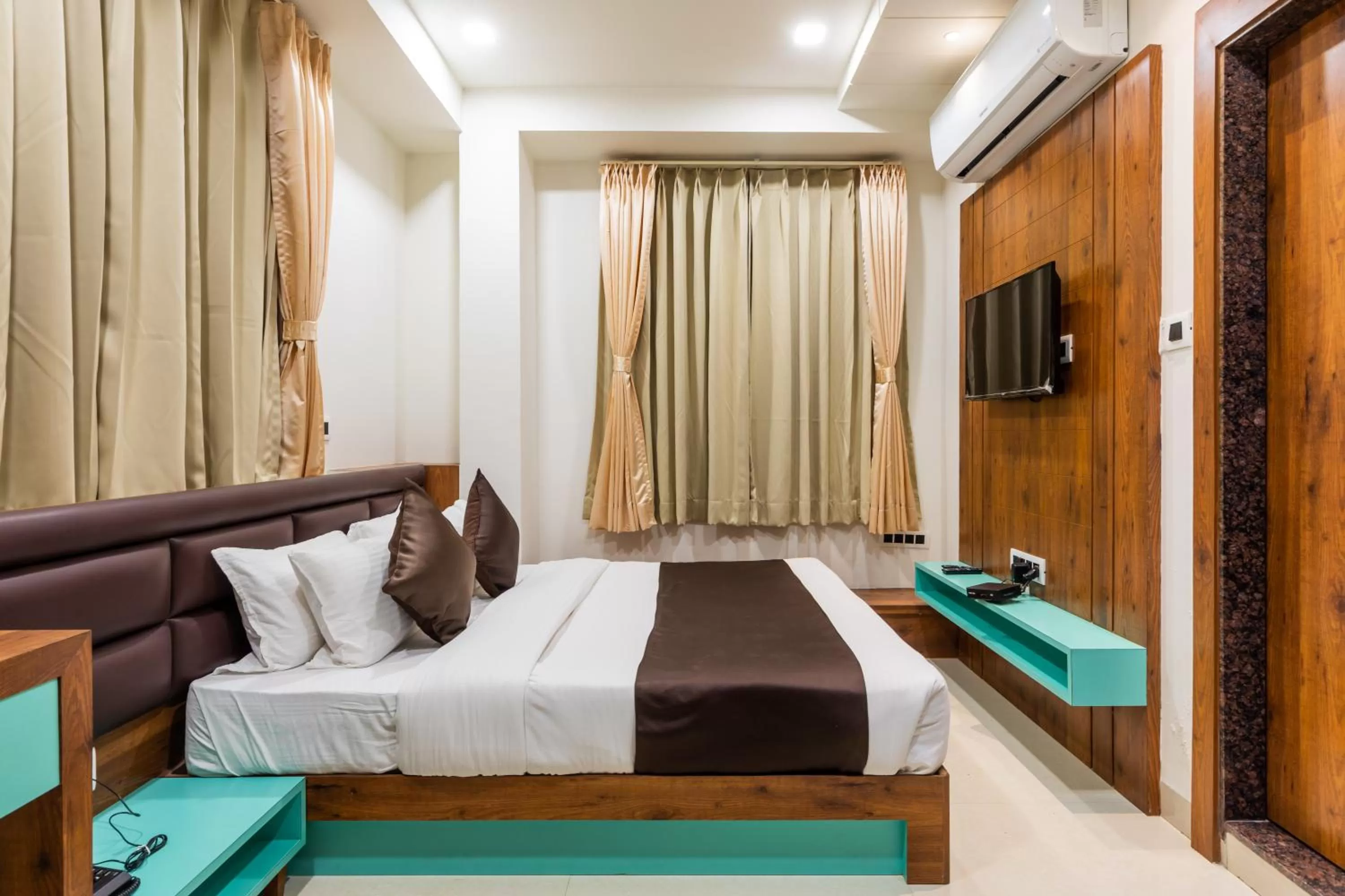 Bed in The Grand Shaurya