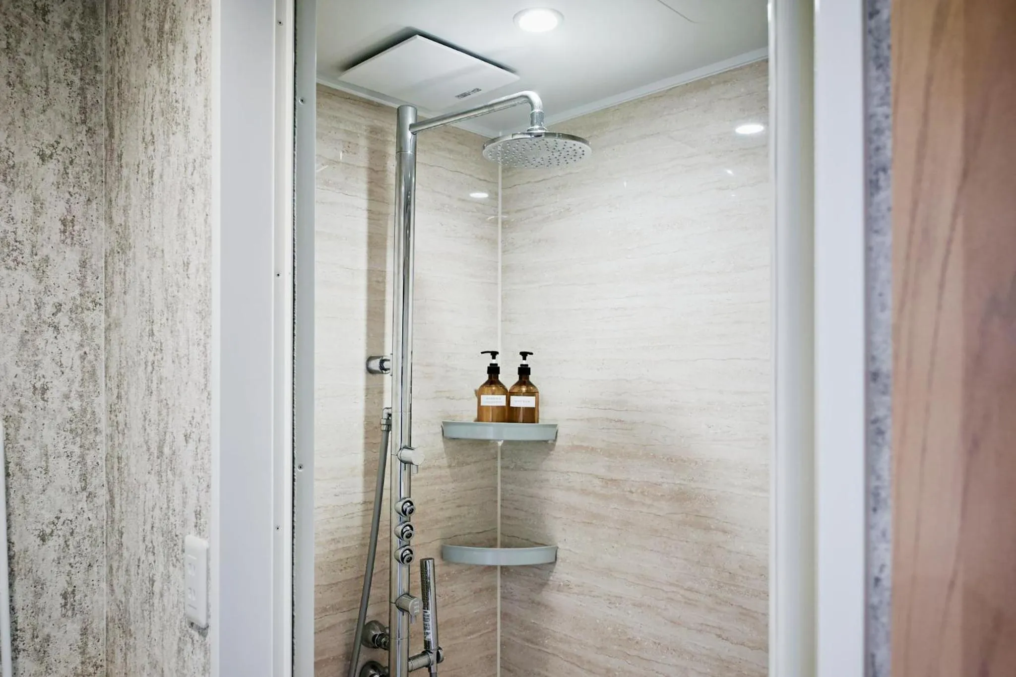 Shower in Hostel Casa Noda