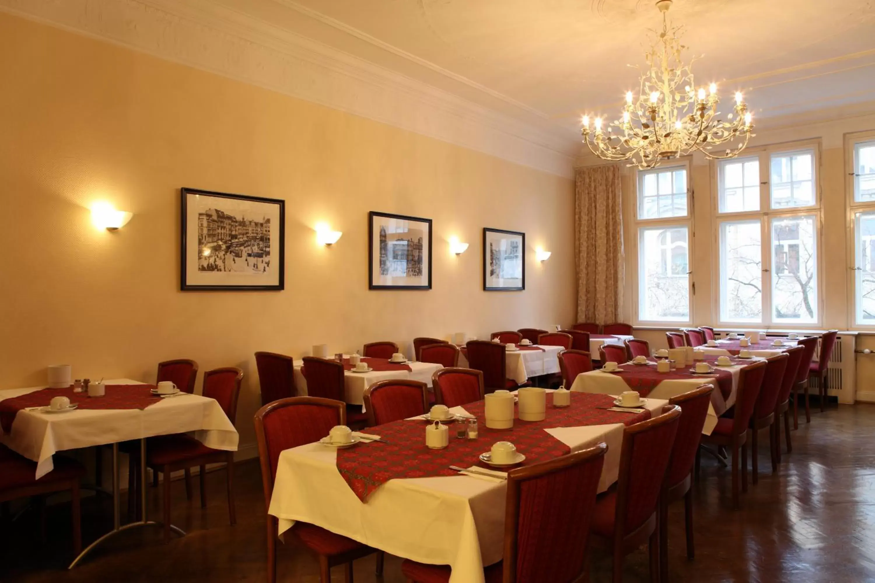 Restaurant/places to eat in Kurfürst am Kurfürstendamm Restaurant/places to eat in Kurfürst am Kurfürstendamm