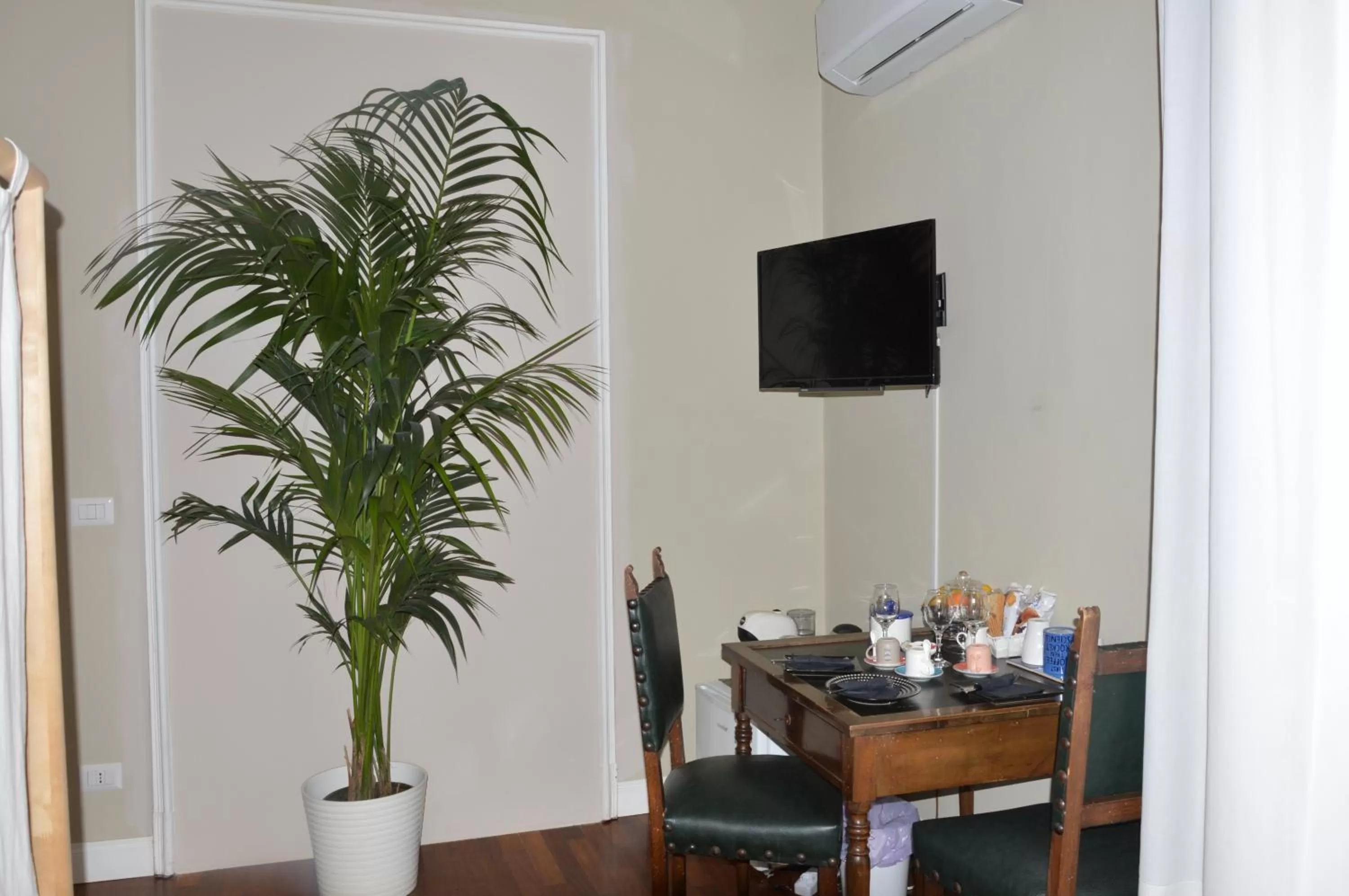 Bedroom in b&b le 4 leggende