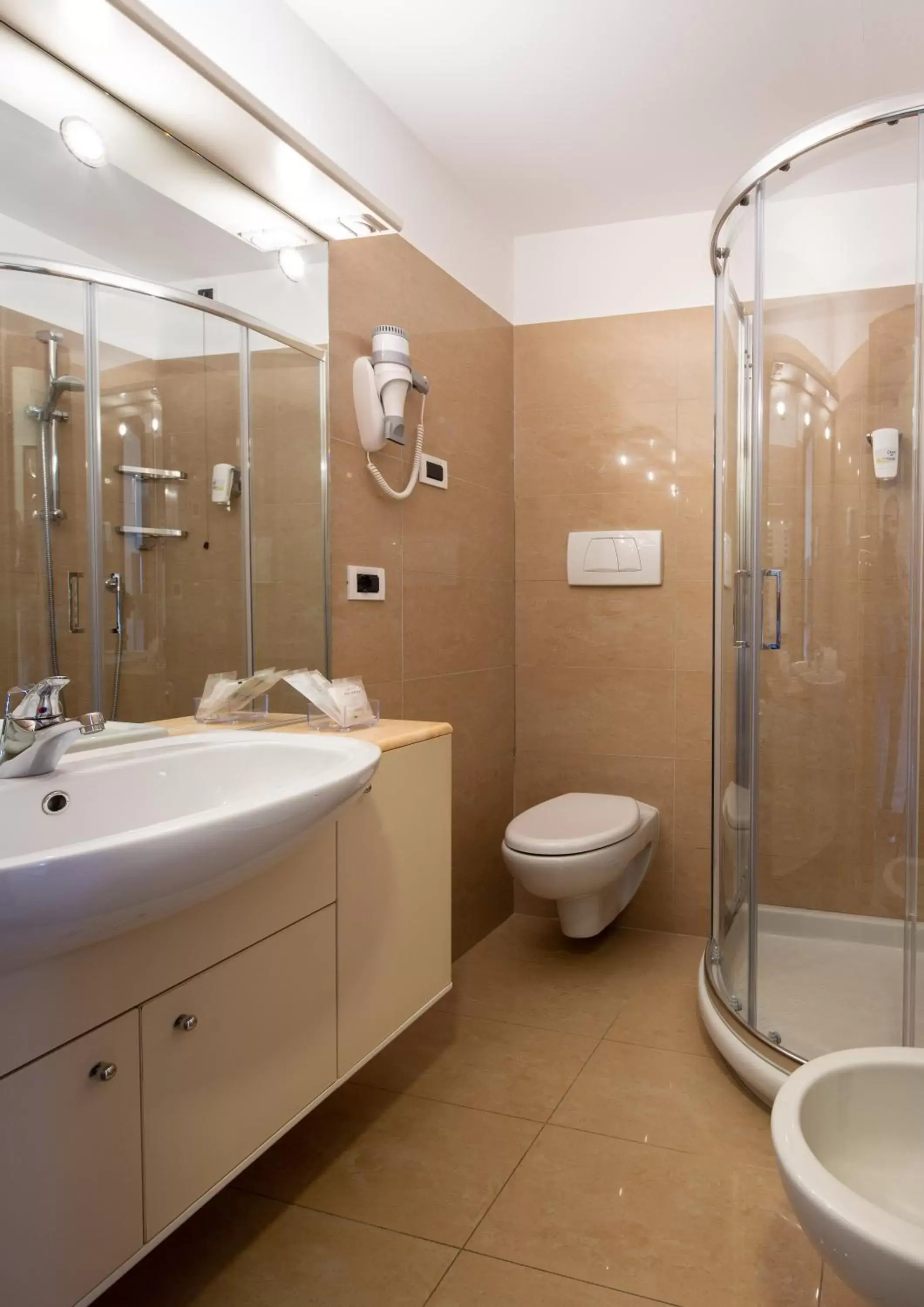 Shower, Bathroom in Best Western Hotel Biri