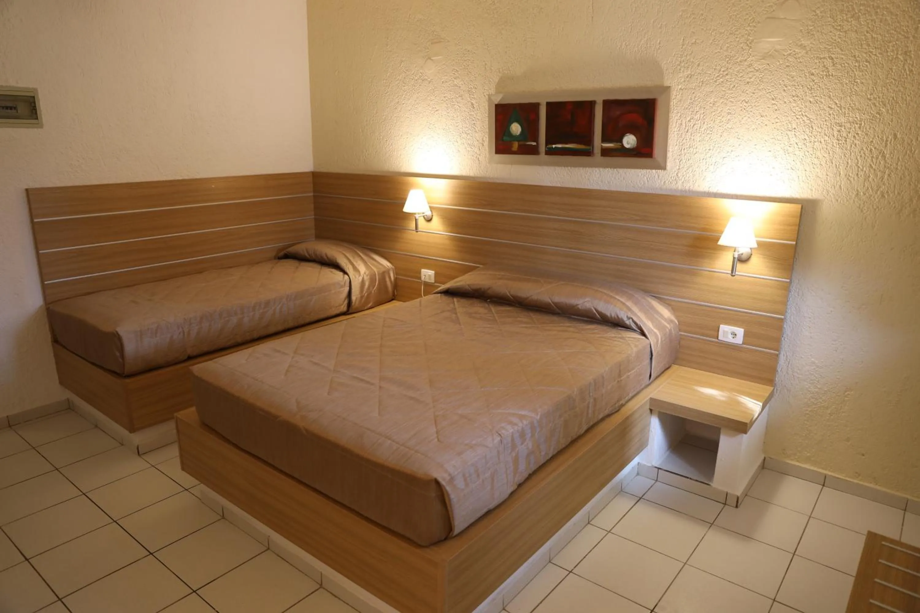 Property building, Bed in Europa Beach Hotel