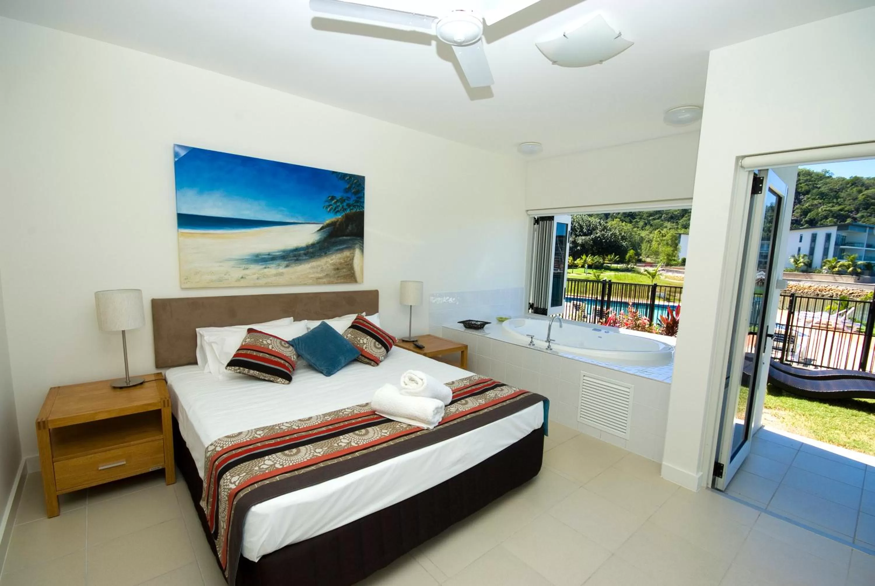 Bed in Beachside Magnetic Harbour Apartments