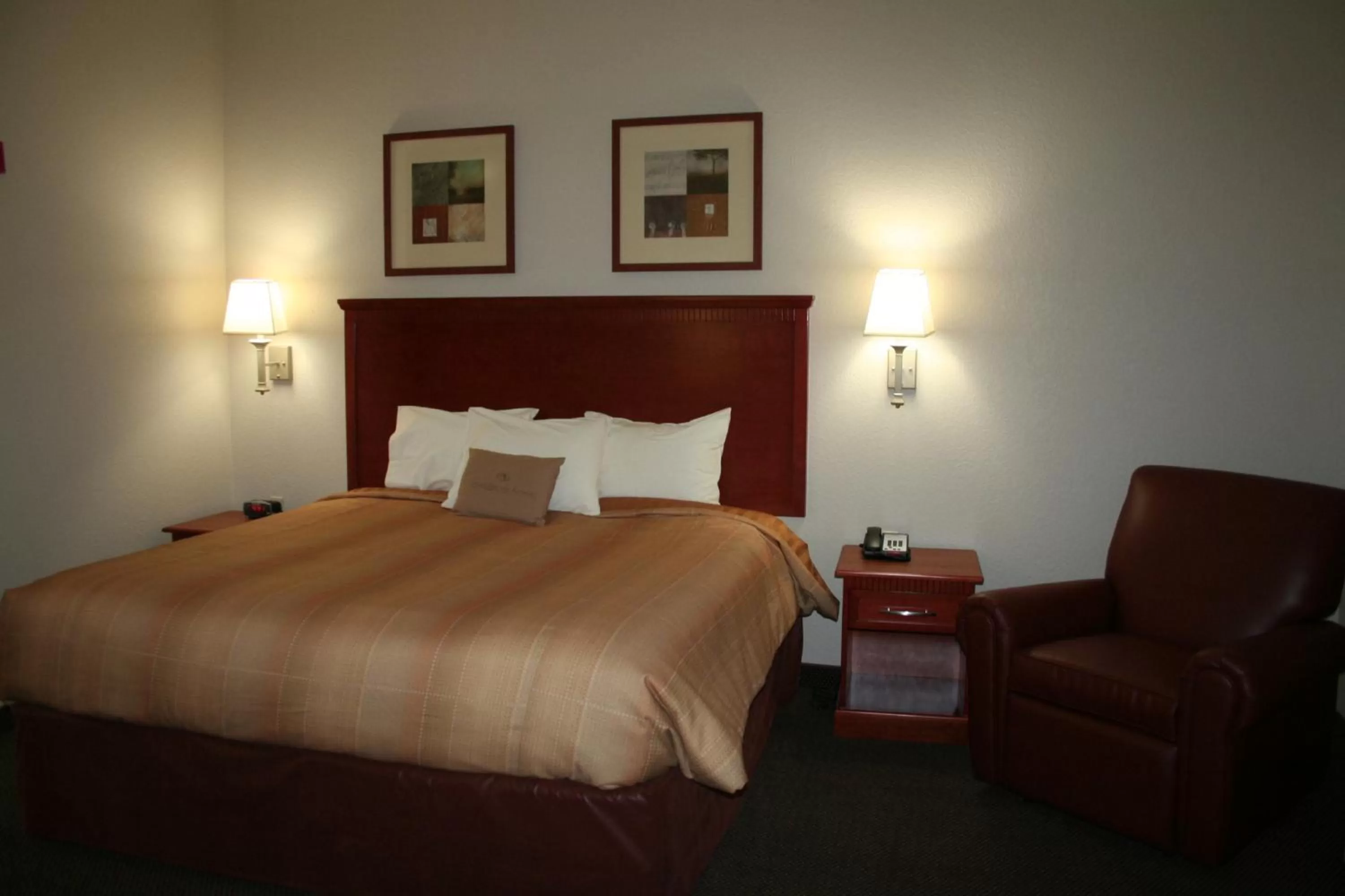 Photo of the whole room, Bed in Candlewood Suites Avondale-New Orleans by IHG