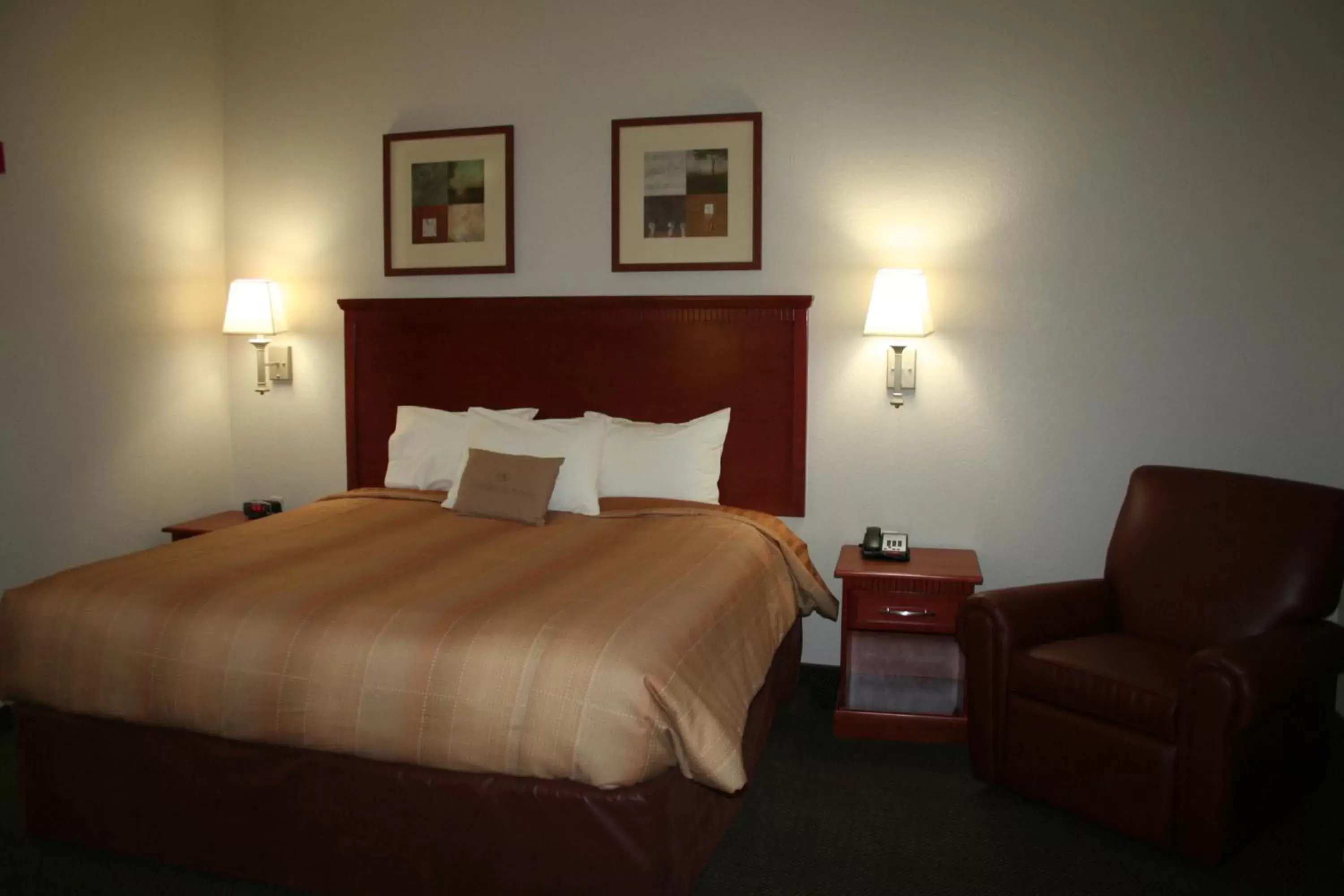 Photo of the whole room, Bed in Candlewood Suites Avondale-New Orleans, an IHG Hotel