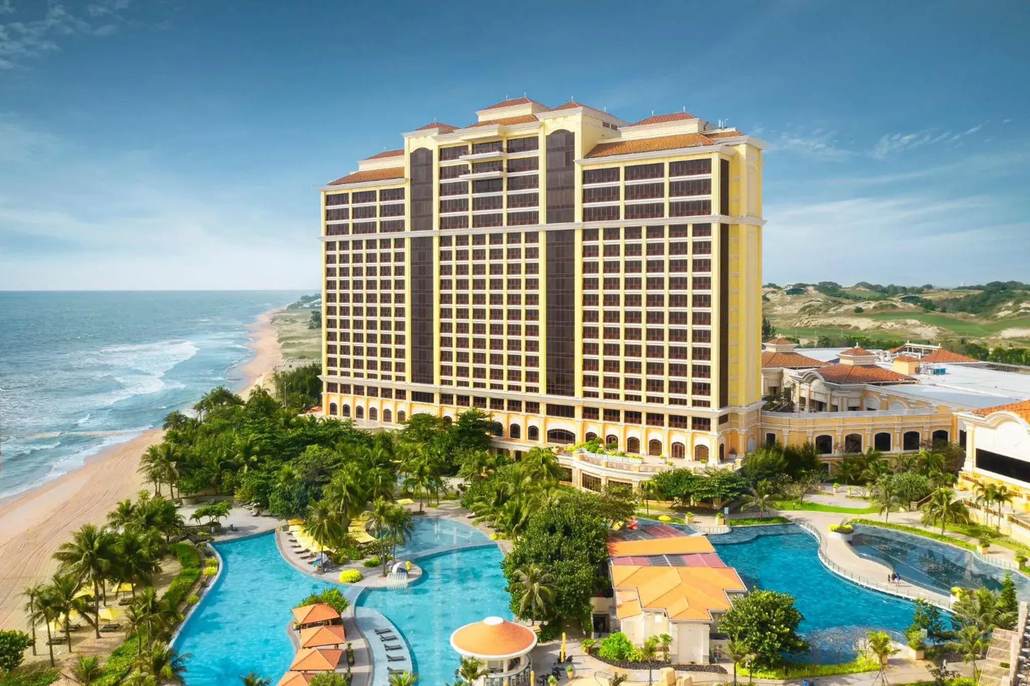 Property building, Pool View in InterContinental Grand Ho Tram