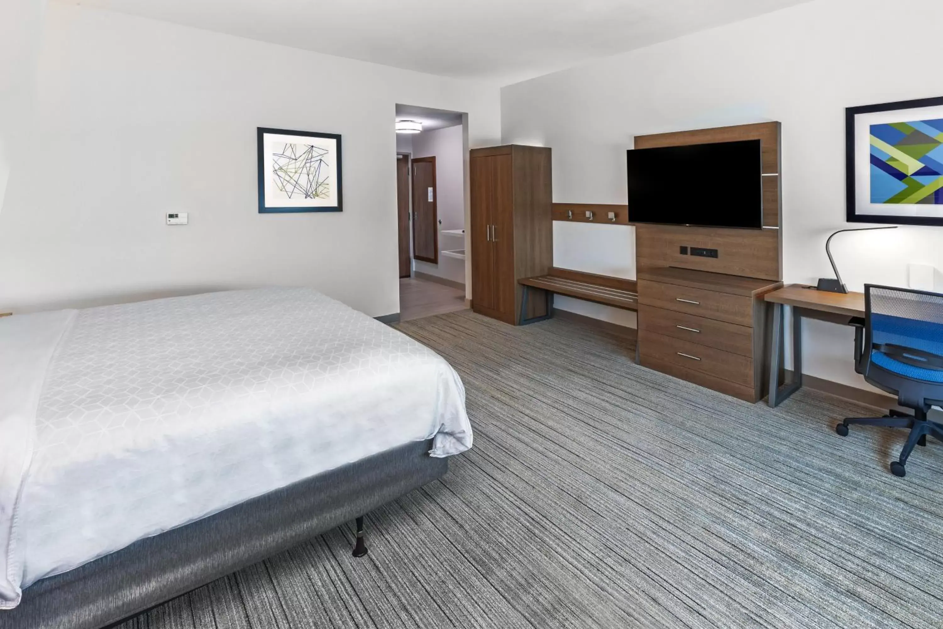 Bed in Holiday Inn Express & Suites - Stafford NW - Sugar Land, an IHG Hotel