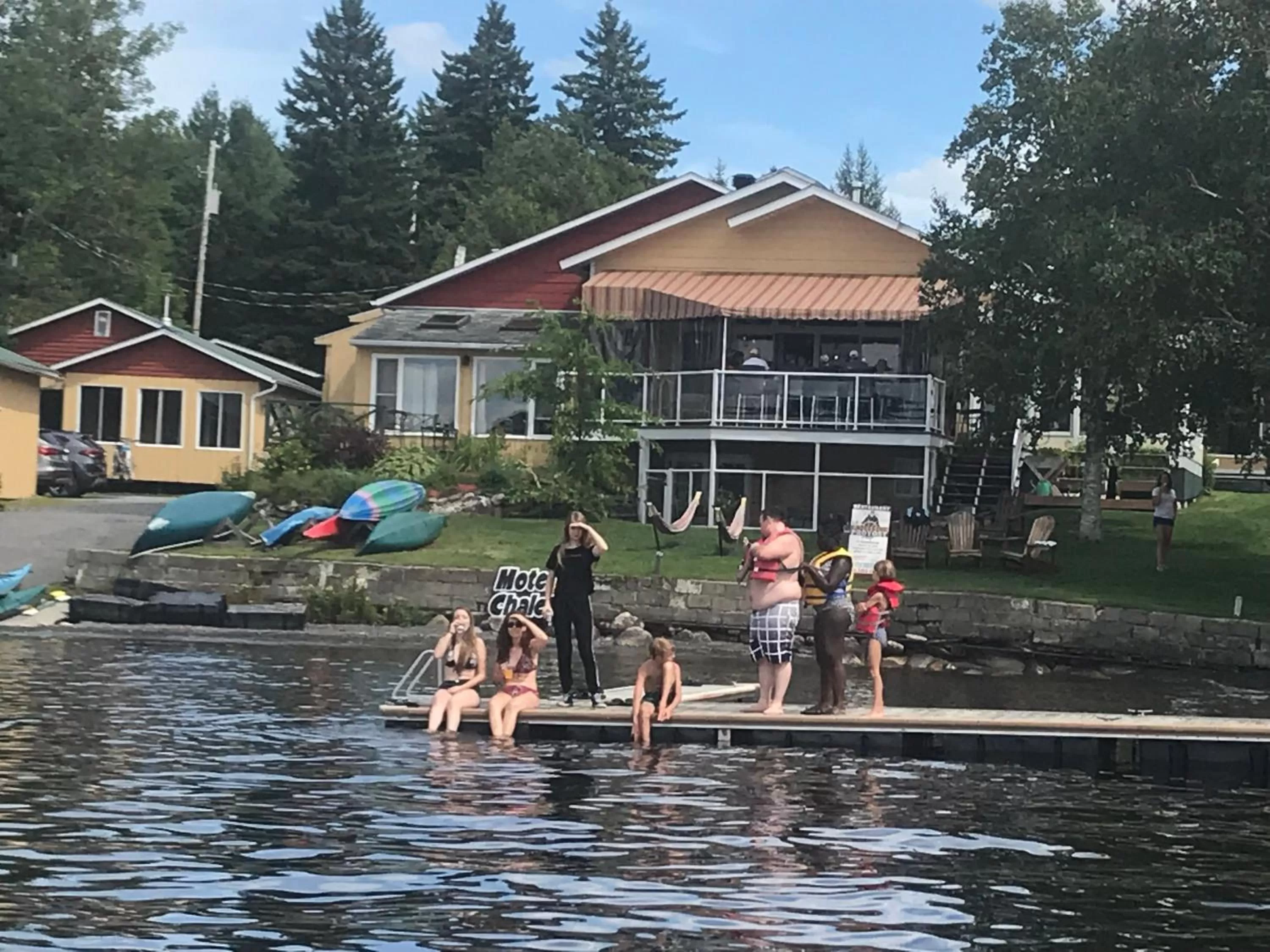 Auberge et Chalets sur le Lac