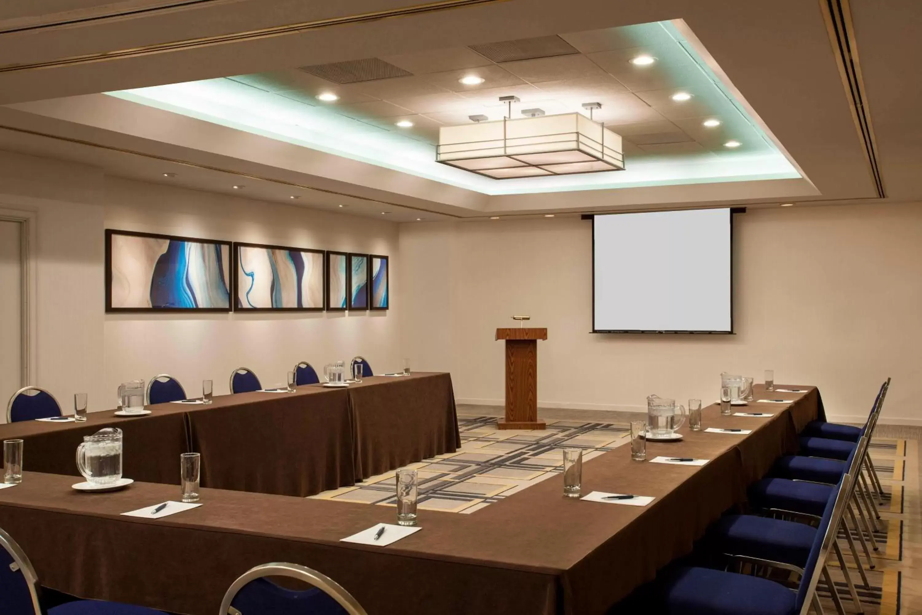 Meeting/conference room in Sheraton Lincoln Harbor Hotel