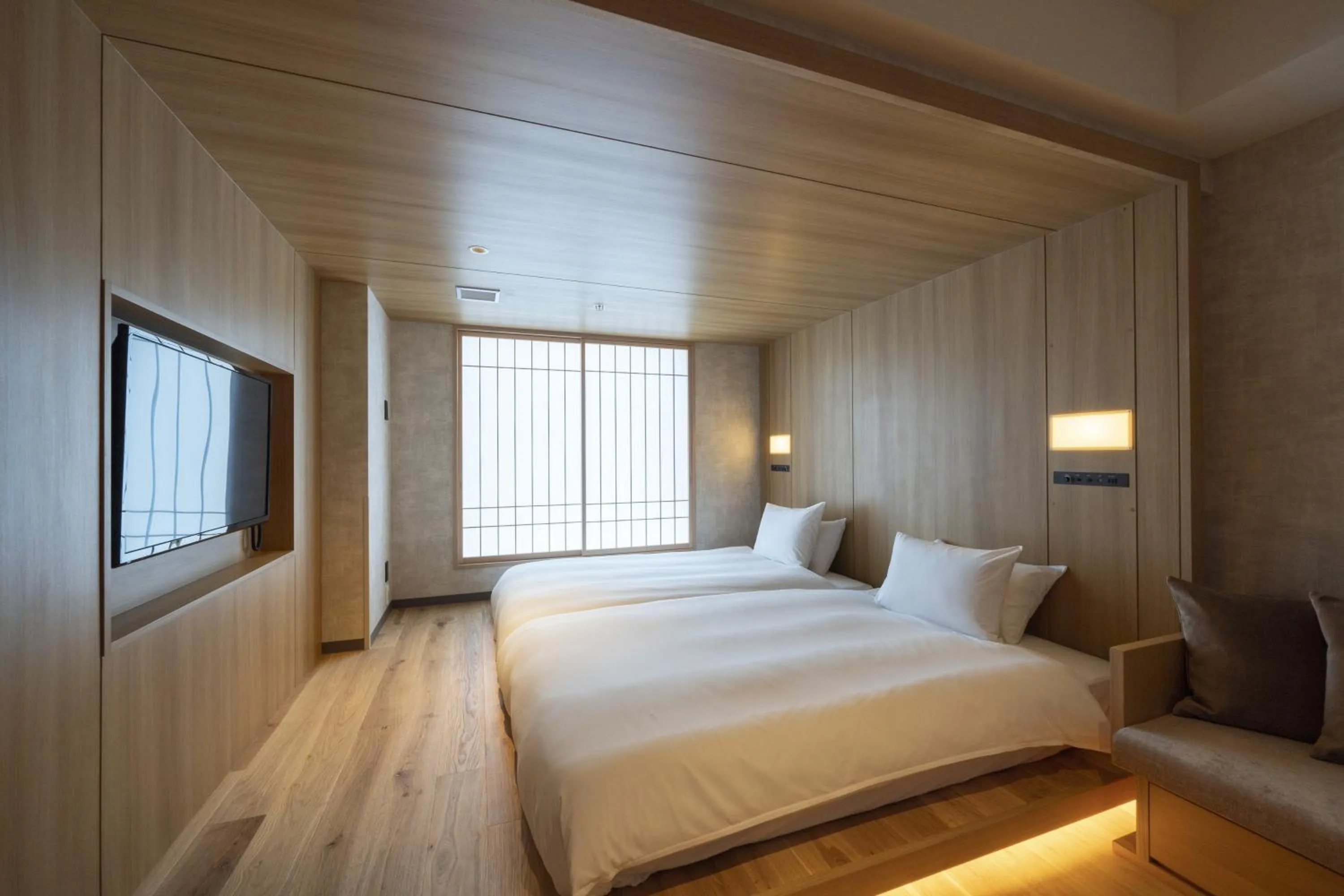 Photo of the whole room, Bed in Umekoji Potel KYOTO