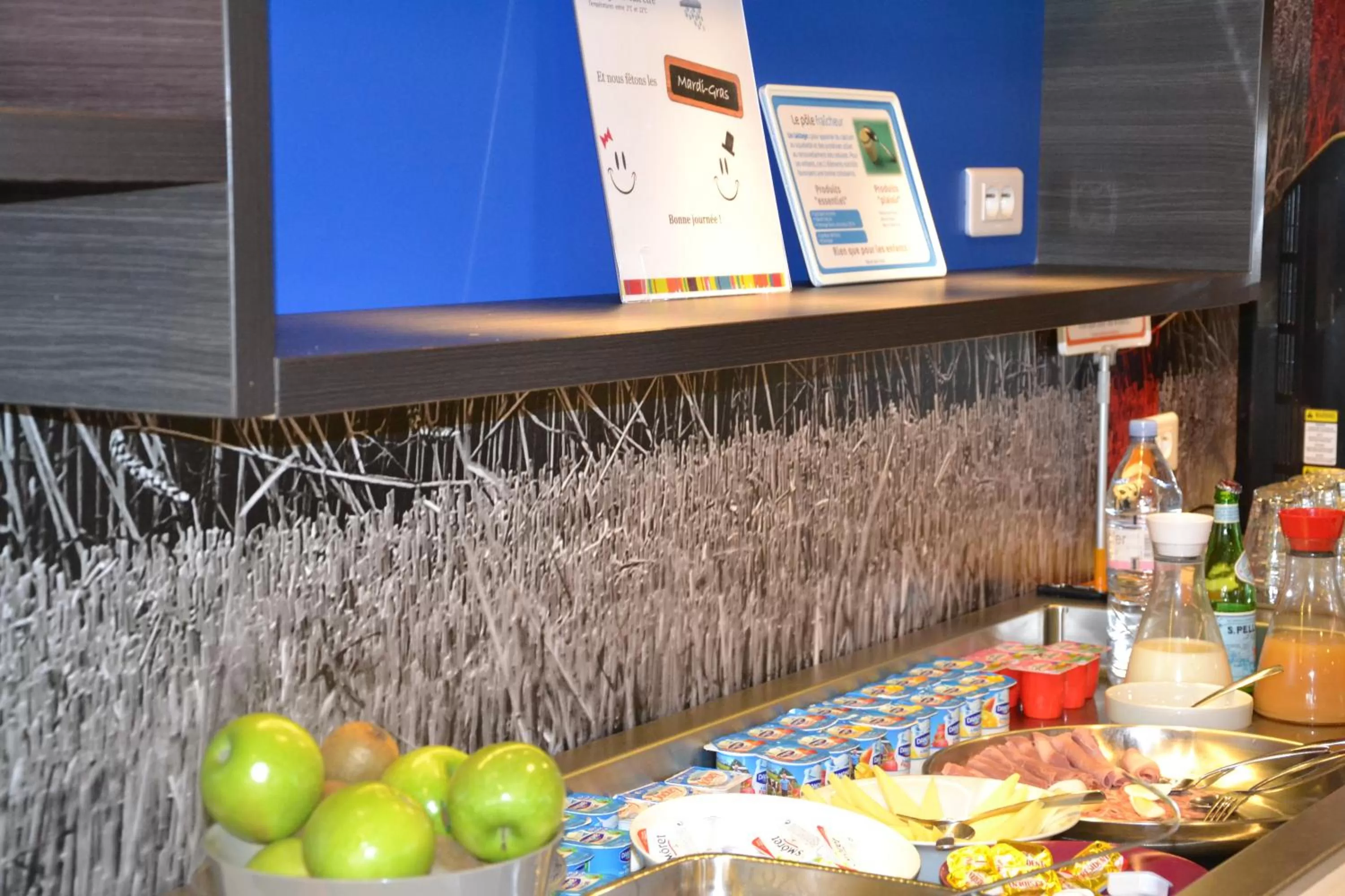 Food and drinks in ibis Styles Romans-Valence Gare TGV