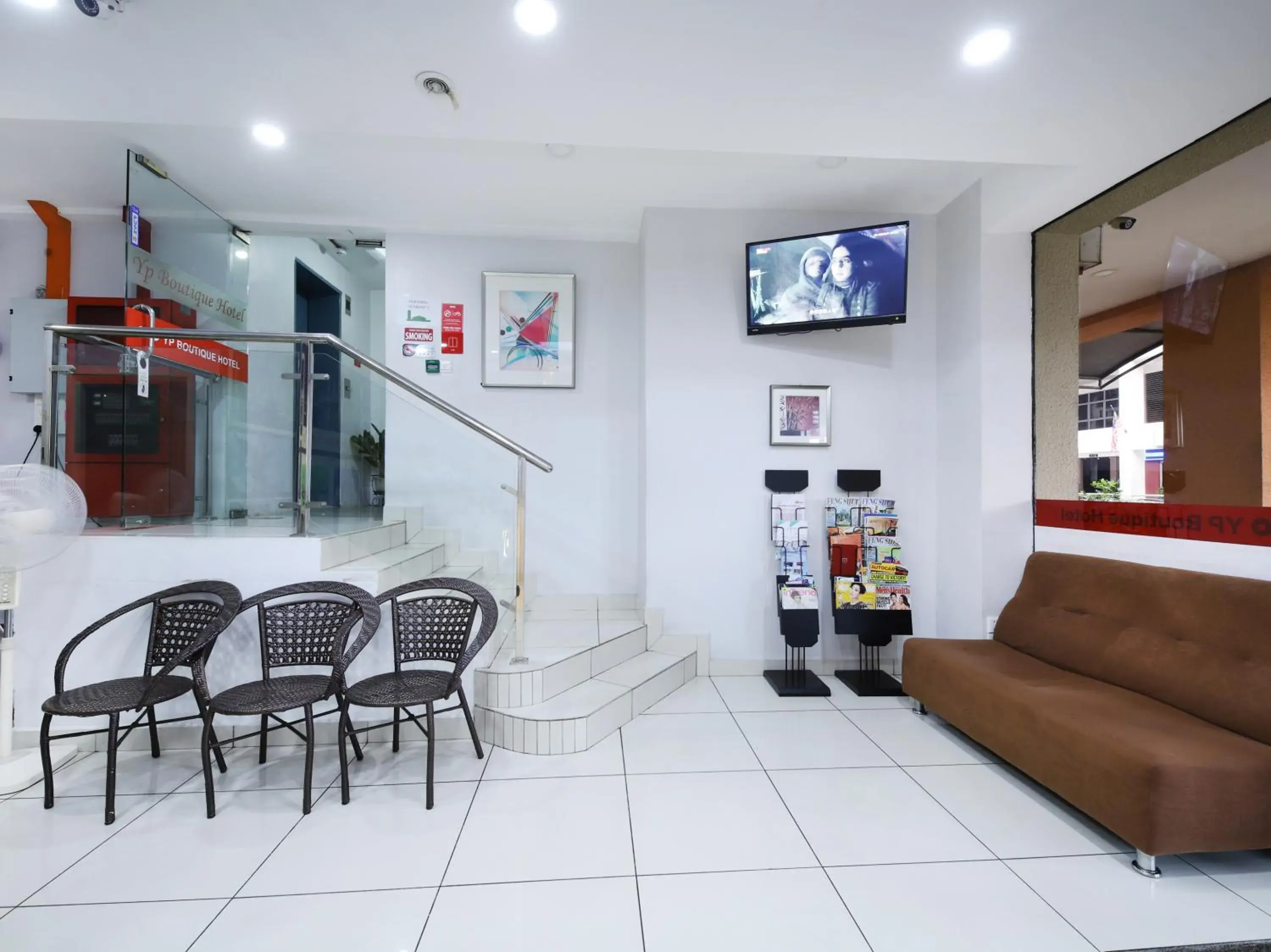 Seating Area in Super OYO 156 YP Boutique Hotel