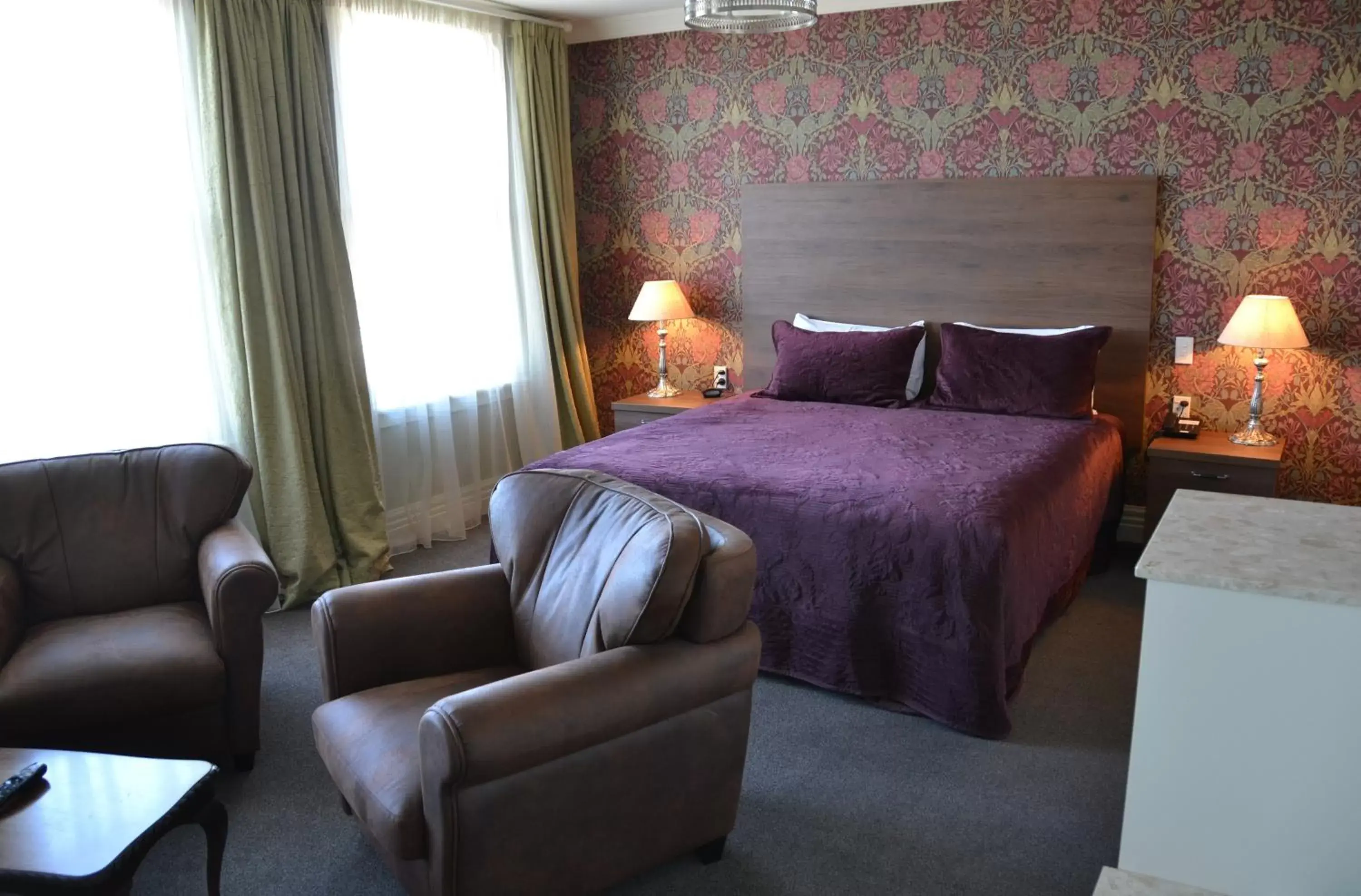 Photo of the whole room, Bed in Brydone Hotel Oamaru