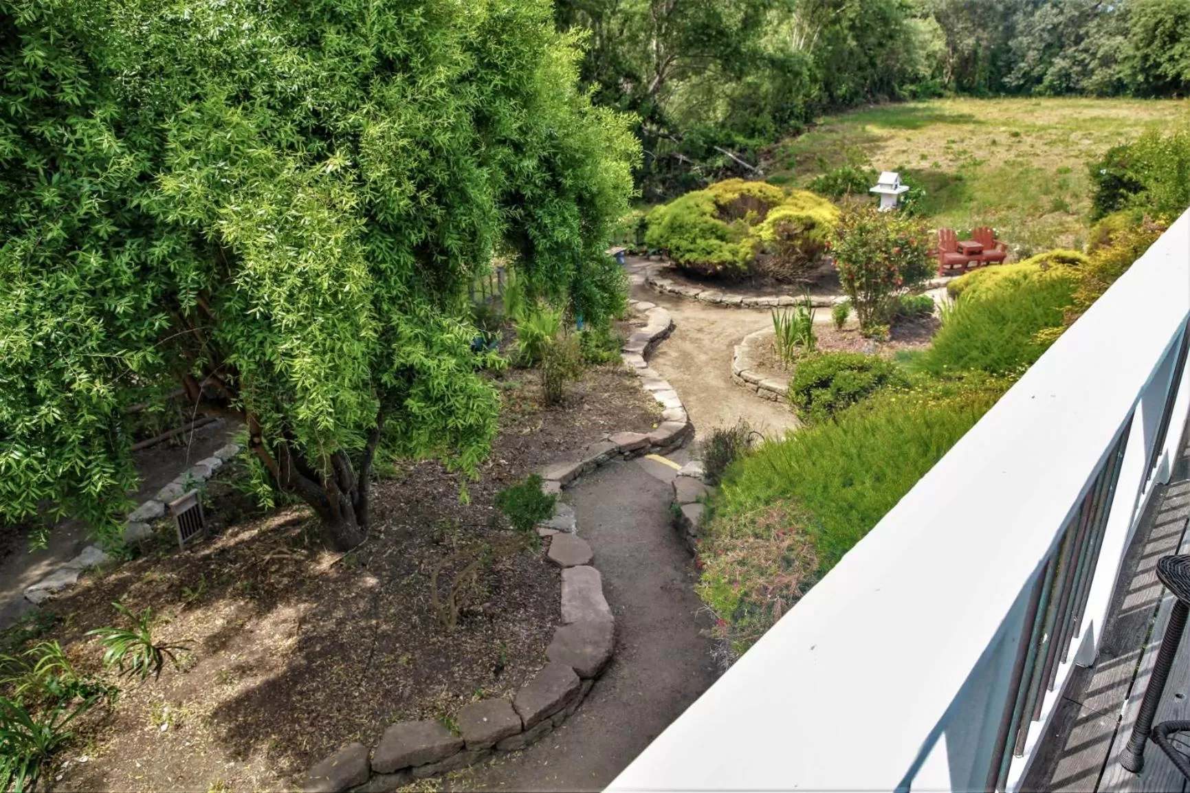 Balcony/Terrace in Bluebird Inn