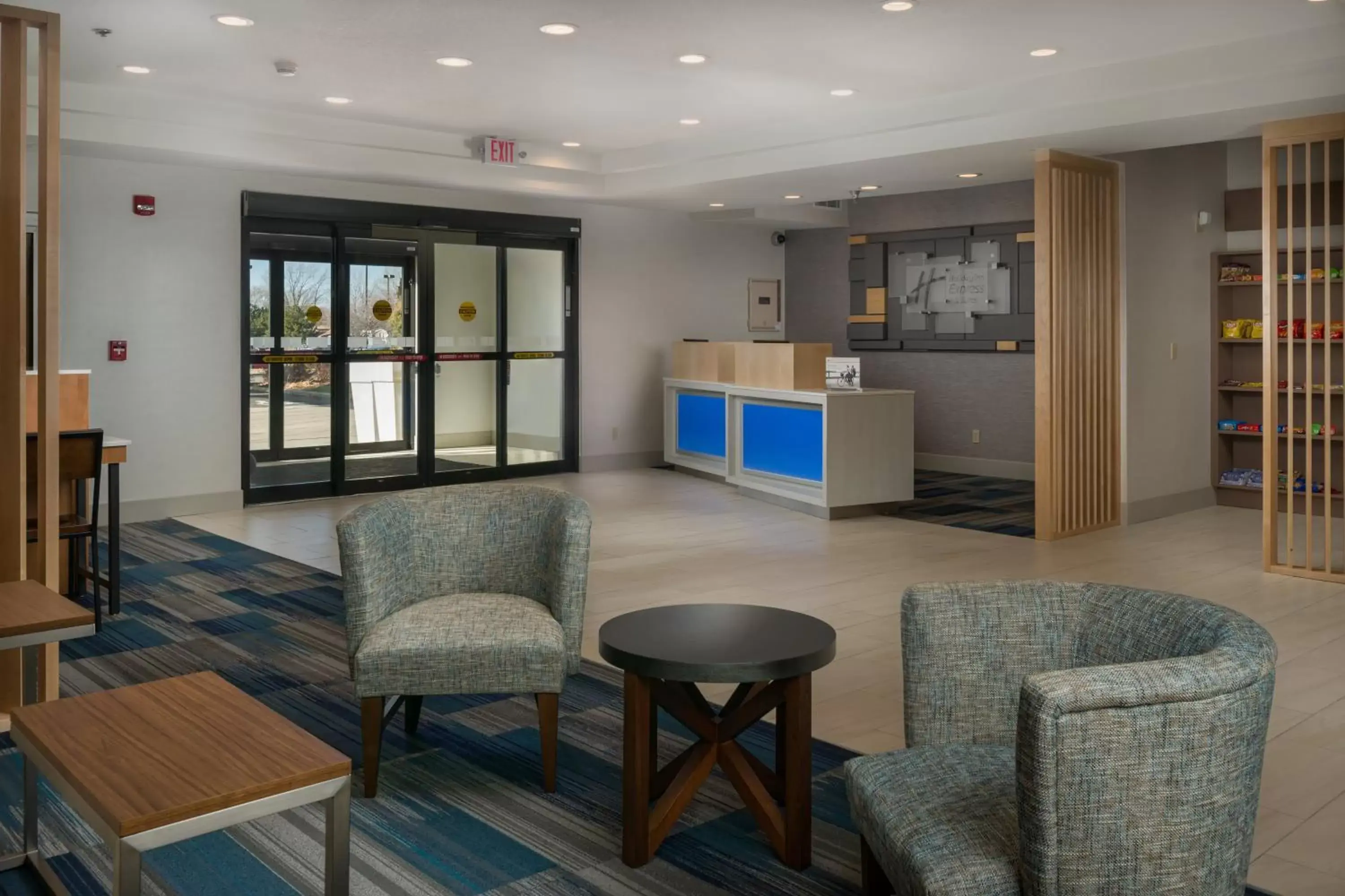 Property building, Lobby/Reception in Holiday Inn Express Lawrence, an IHG Hotel