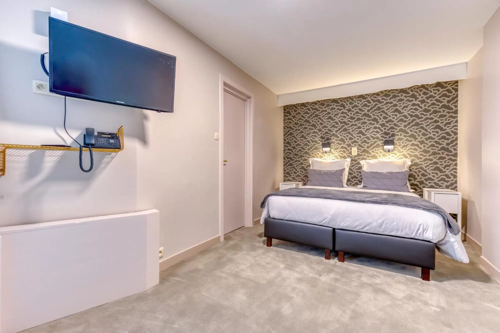 Bed in Hôtel Imperi'Ale