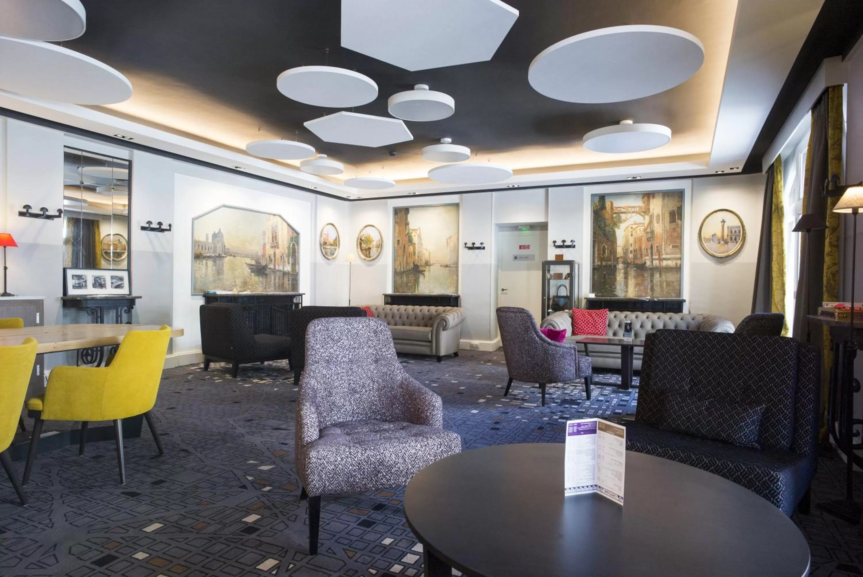 Living room in Hôtel Mercure Rodez Cathédrale
