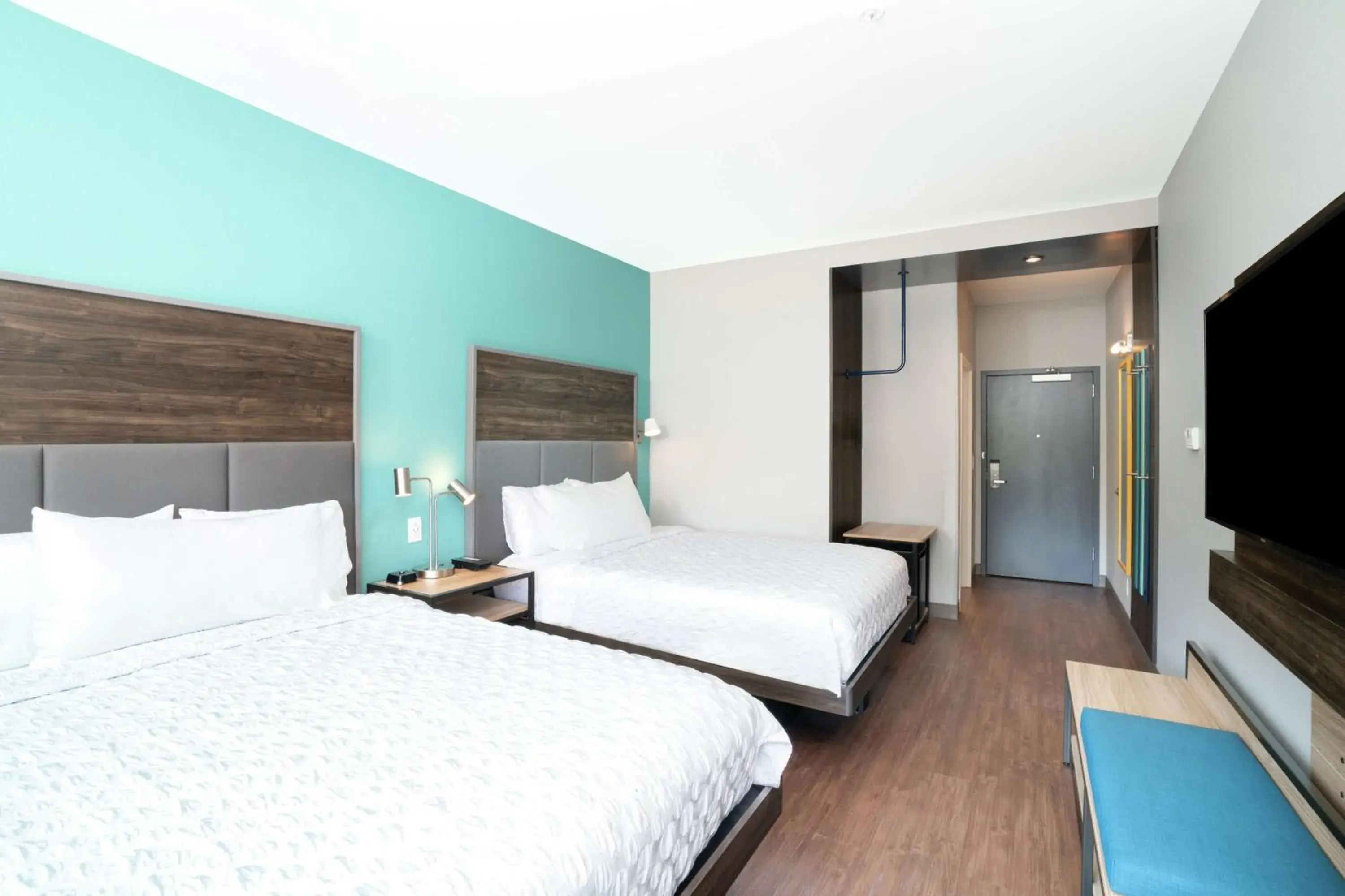 Bedroom, Bed in Tru By Hilton Greenville