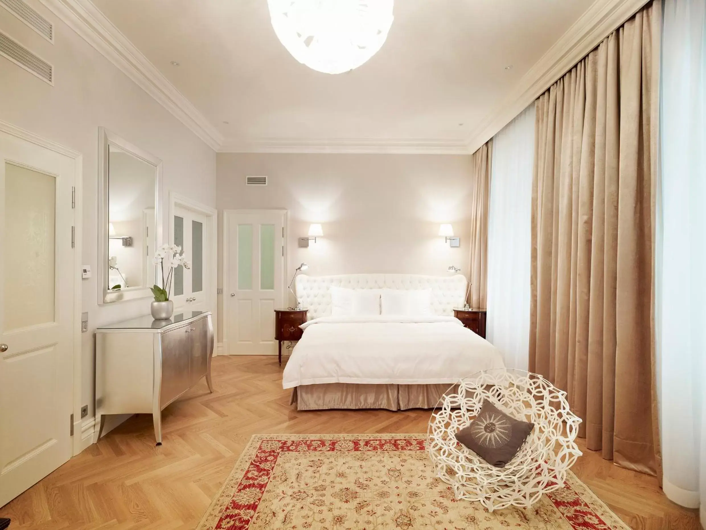 Bed in Hotel Sans Souci Wien