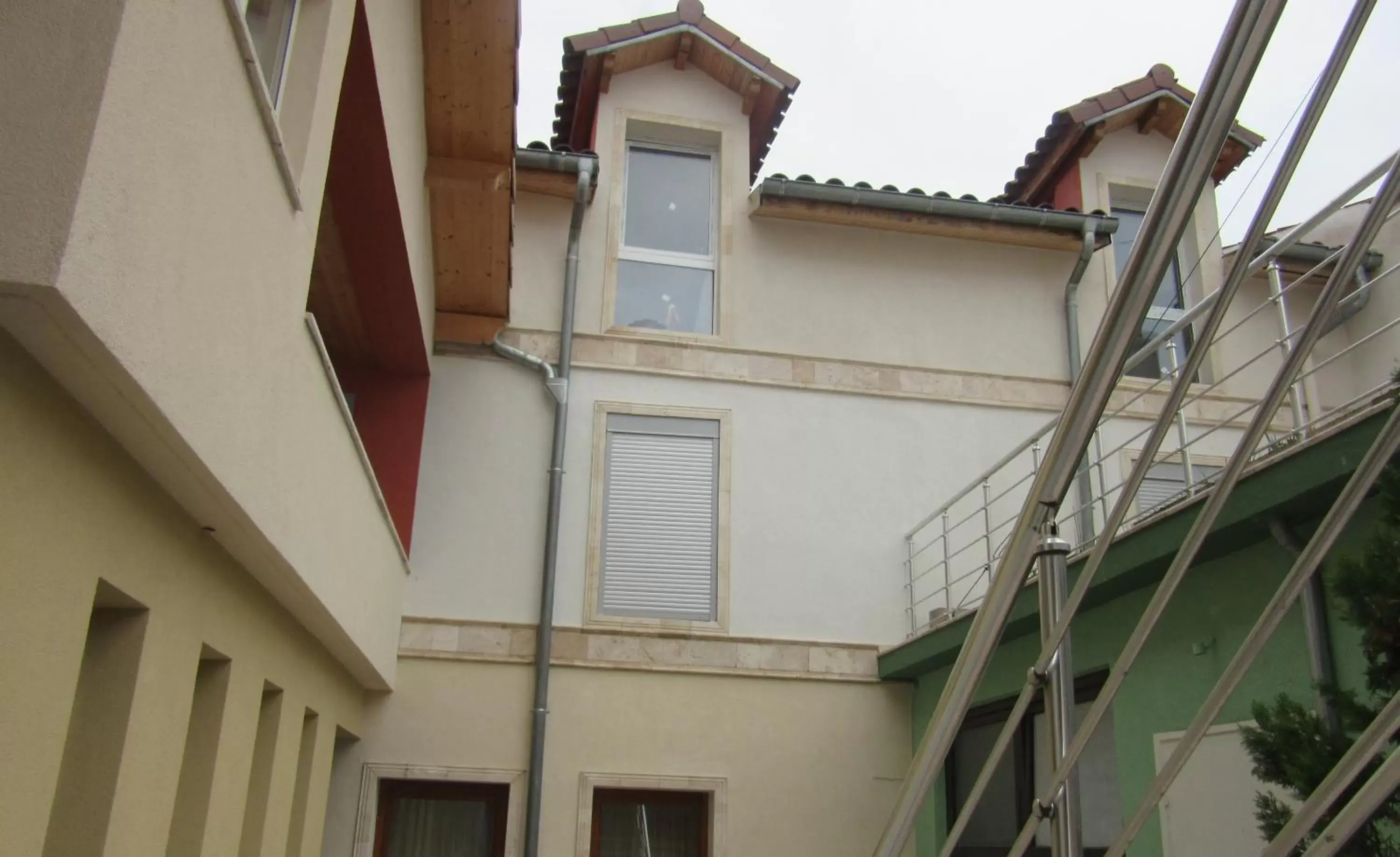 Property building, Balcony/Terrace in Hôtel Le Sauvage