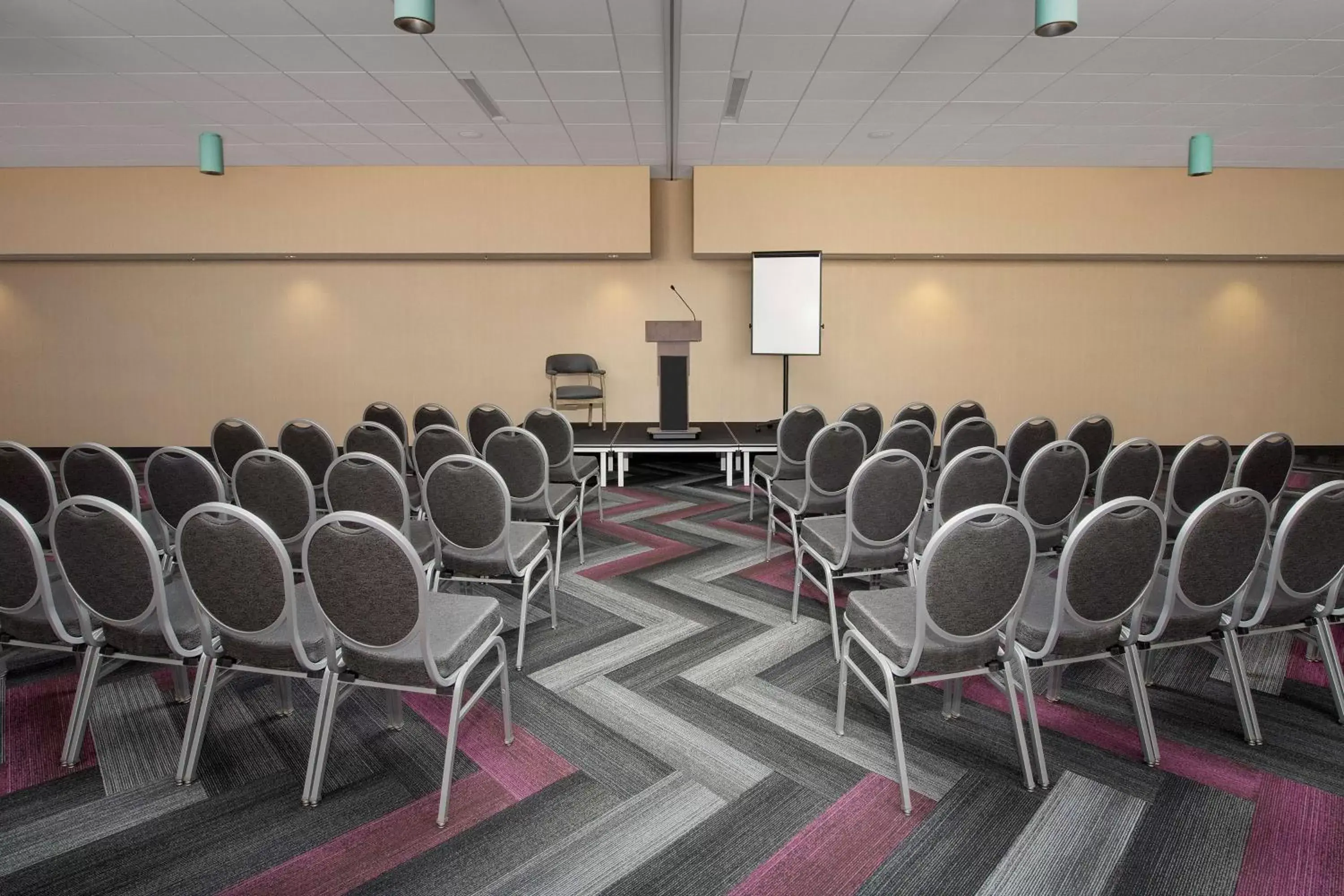 Meeting/conference room in Tru By Hilton Orlando Convention Center